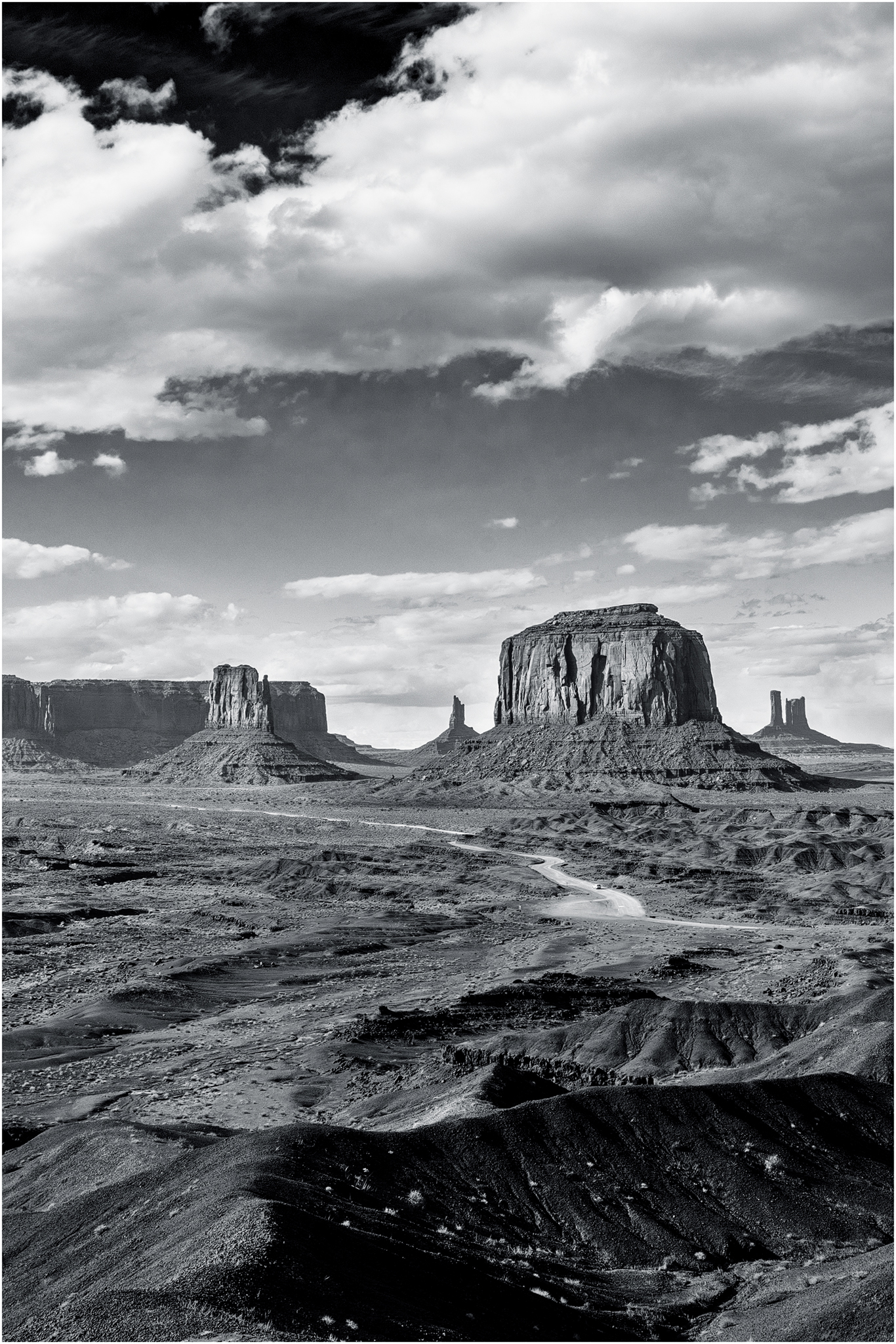 Road to West and East Mitten Buttes - Utah