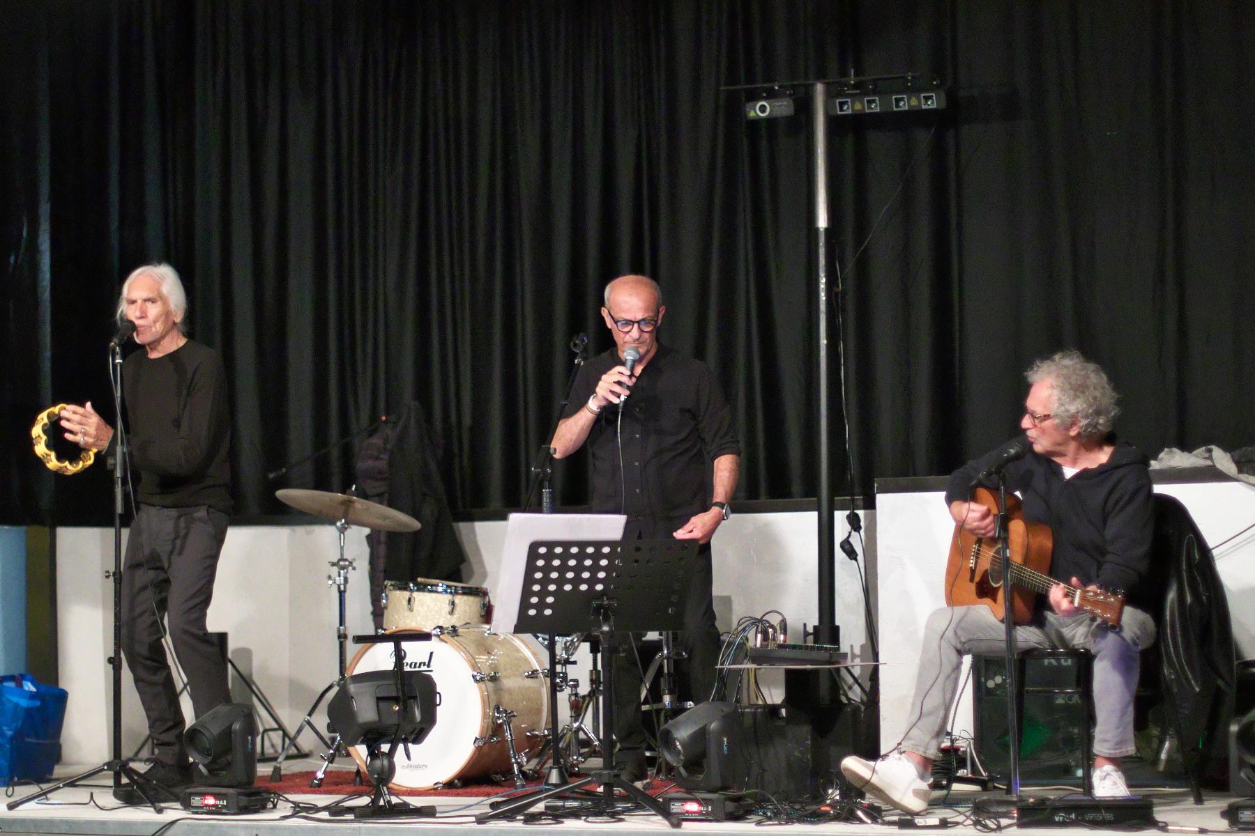 Gianni Dall'Aglio tells his story between music and words.