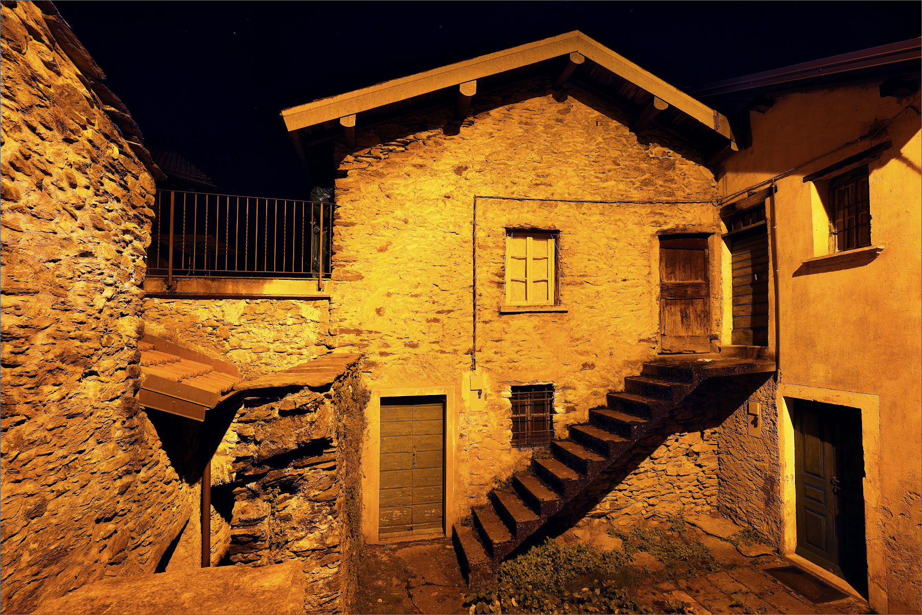 A Carcente 650m slm, frazione di San Siro (co)