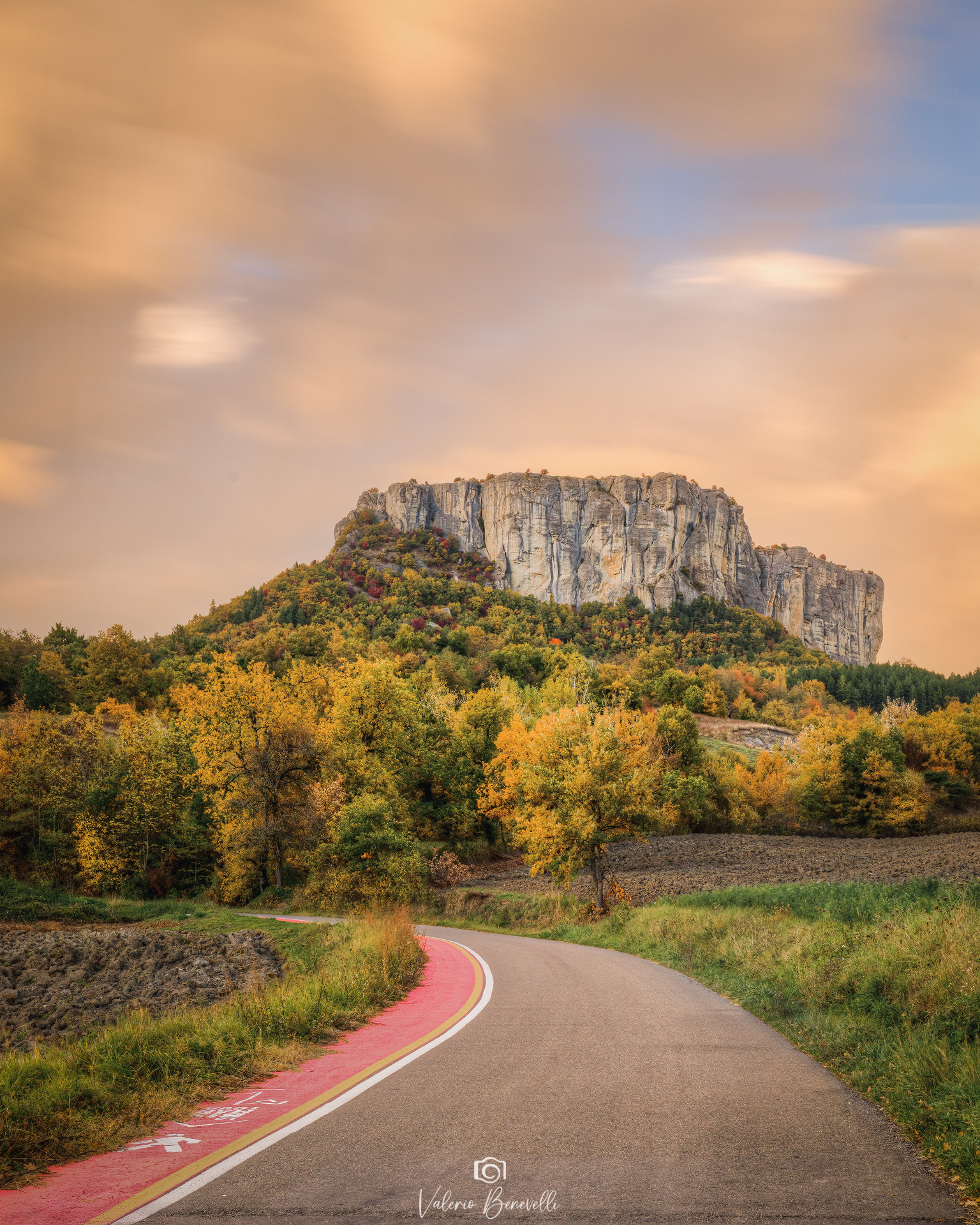 His majesty the stone of Bismantova