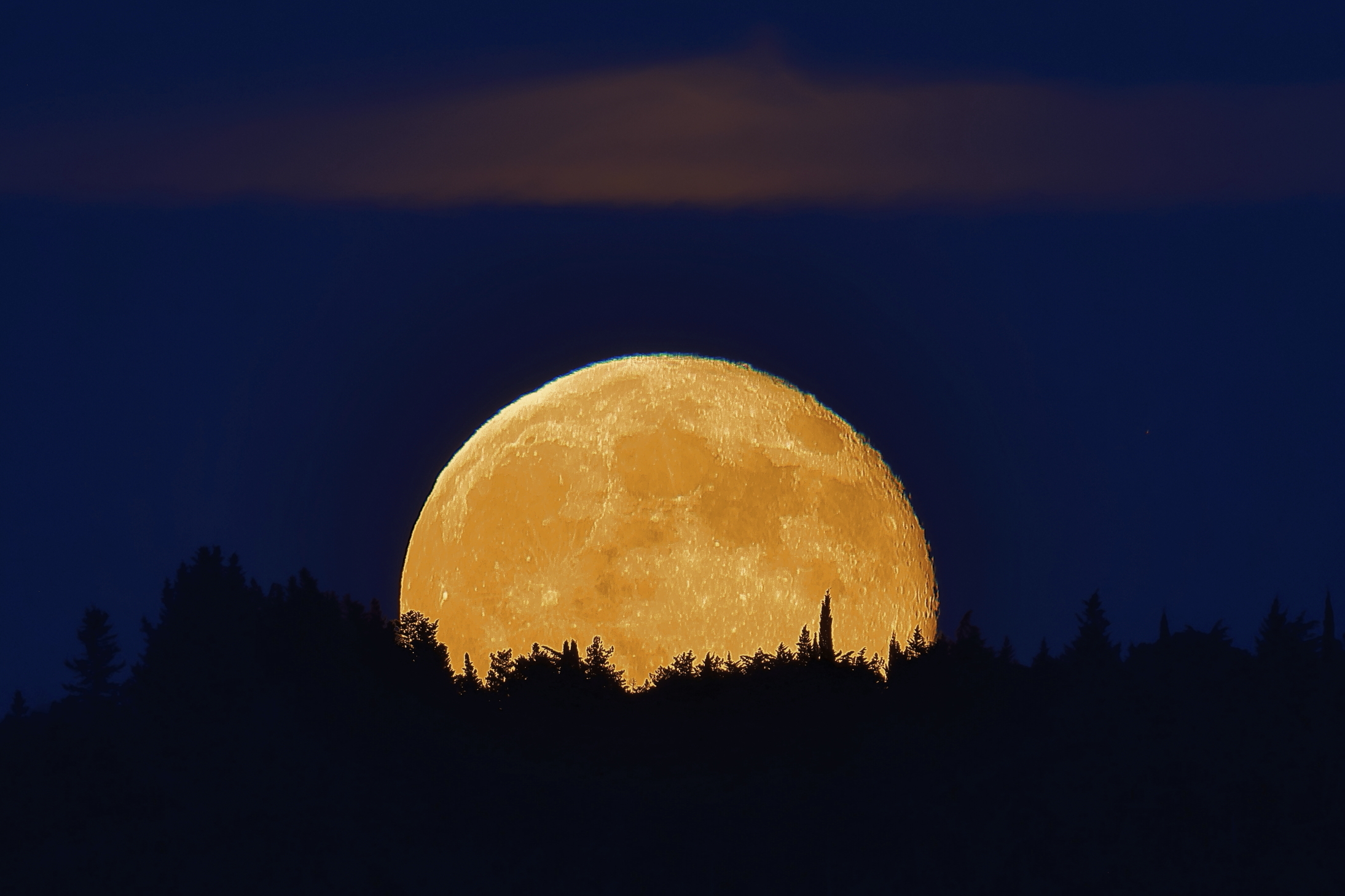 Lunar sunrise on November 6