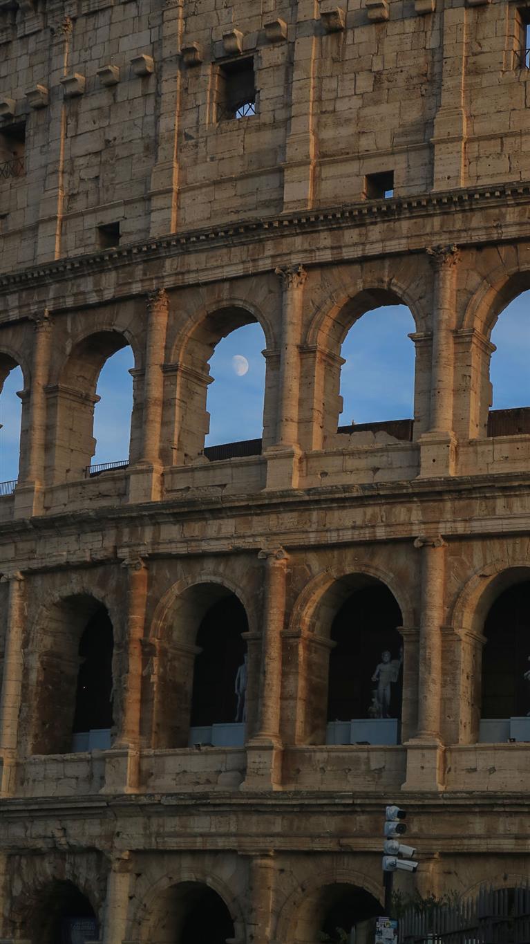 Rome, caput moon.. of