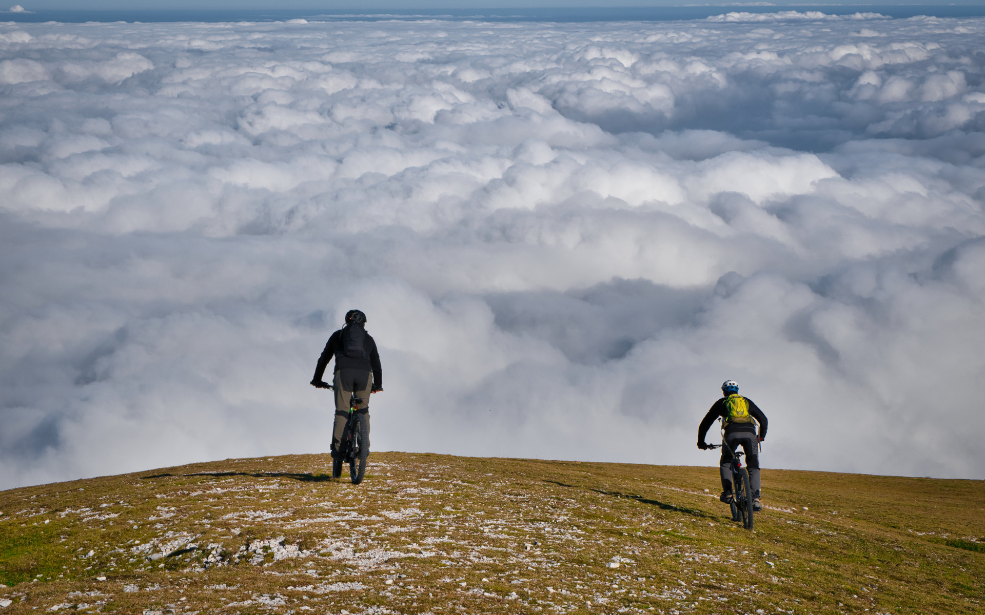 Dalla cima del monte Catria (PU)