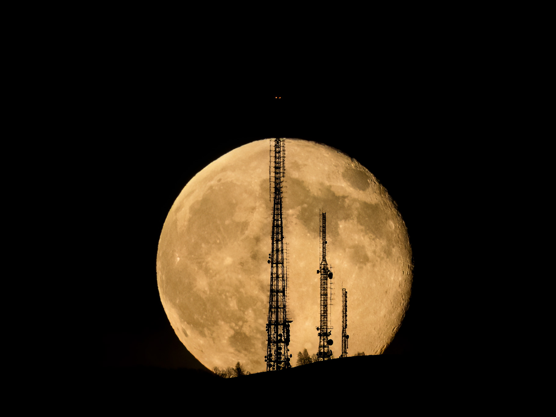 Full moon 06 November 2025