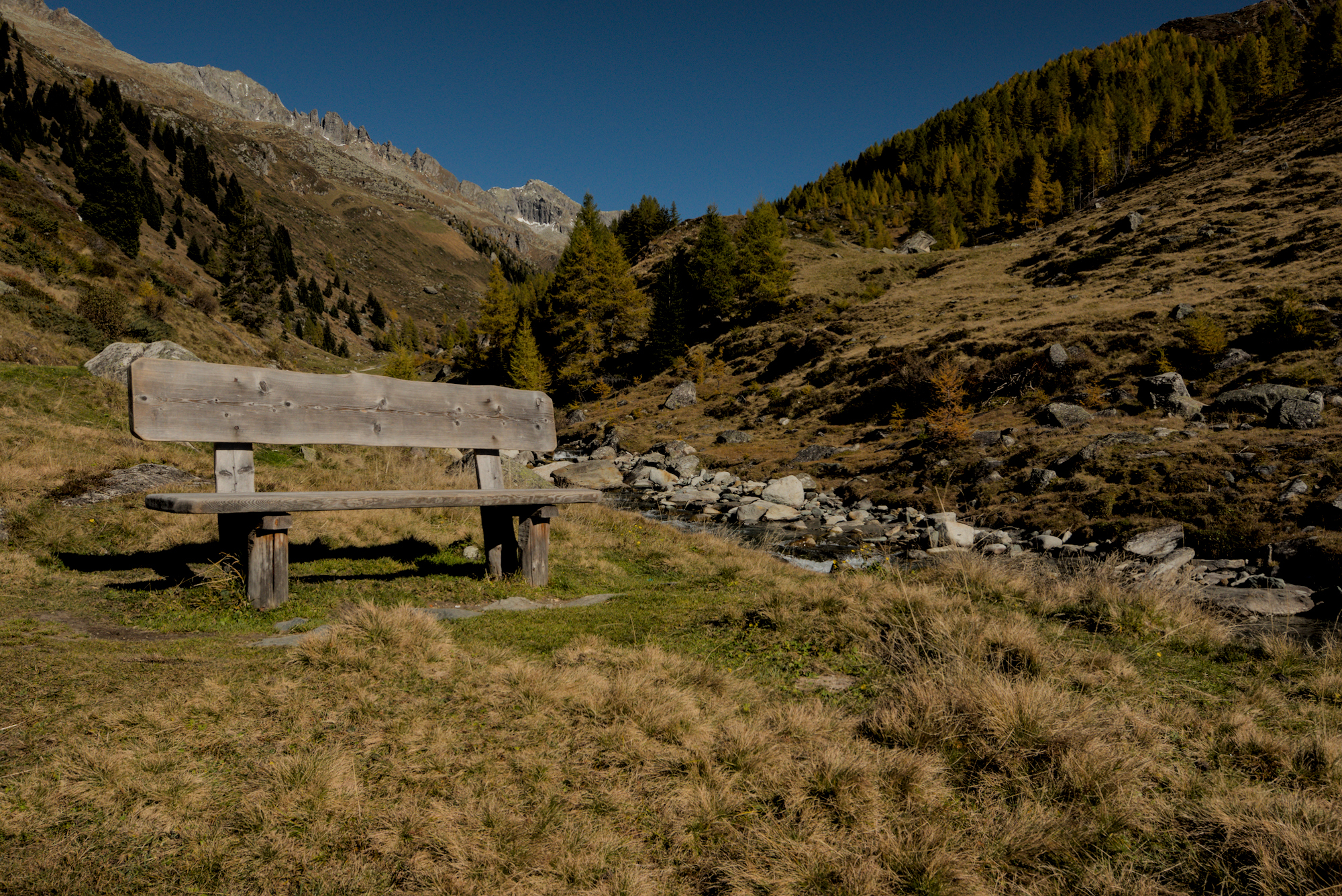 The Bench, Fonte Alla Roccia