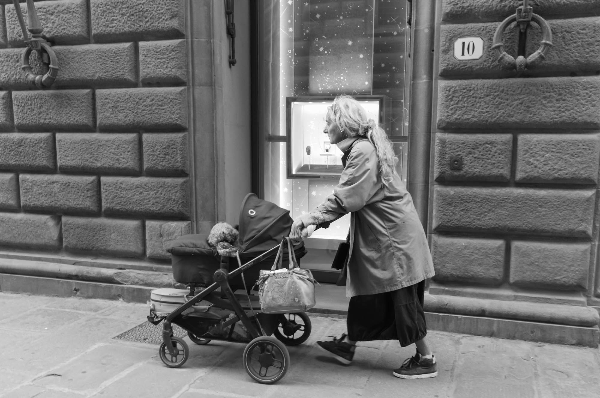 Street Firenze - A spasso con il barboncino