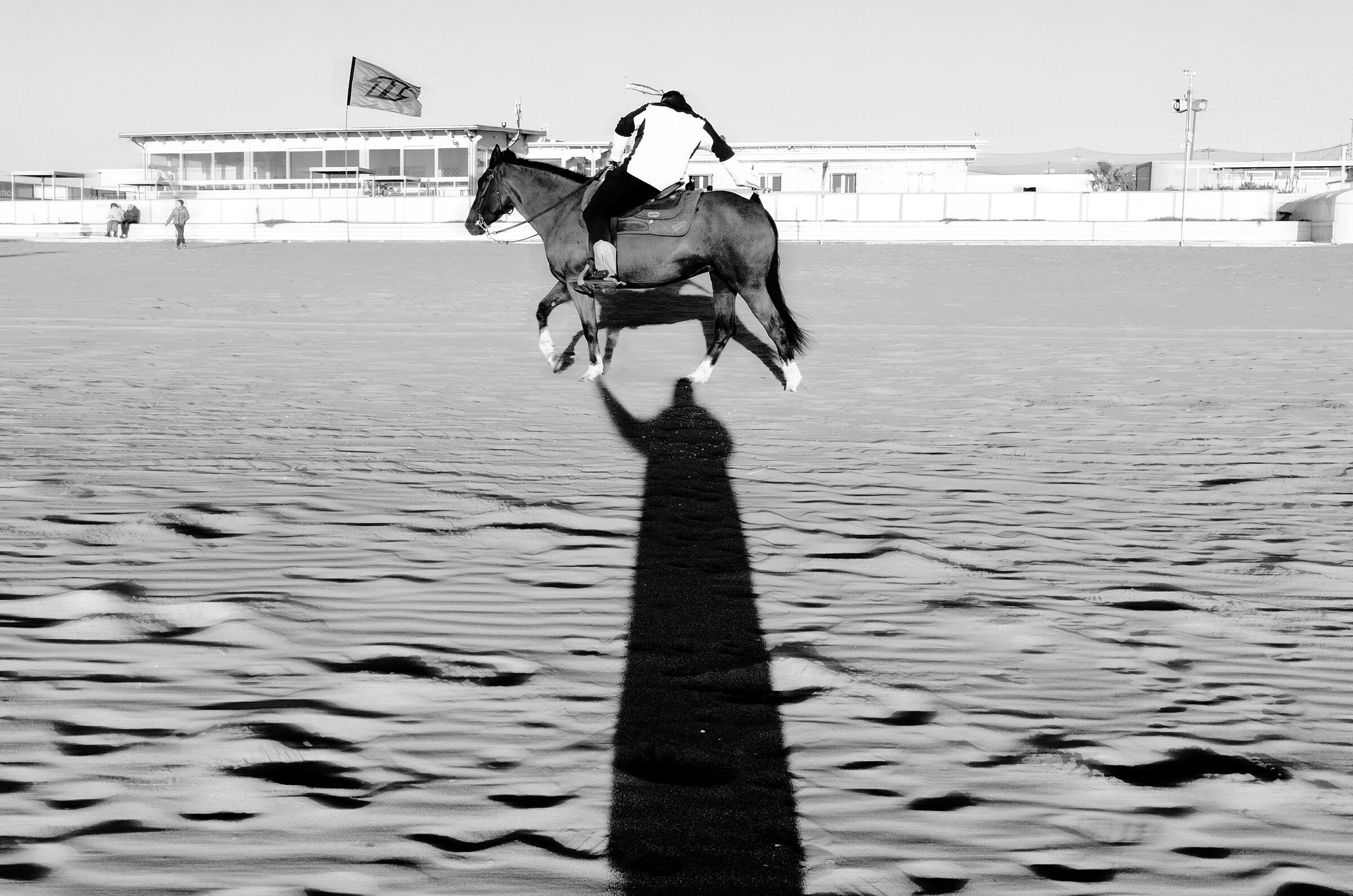 Sand shade