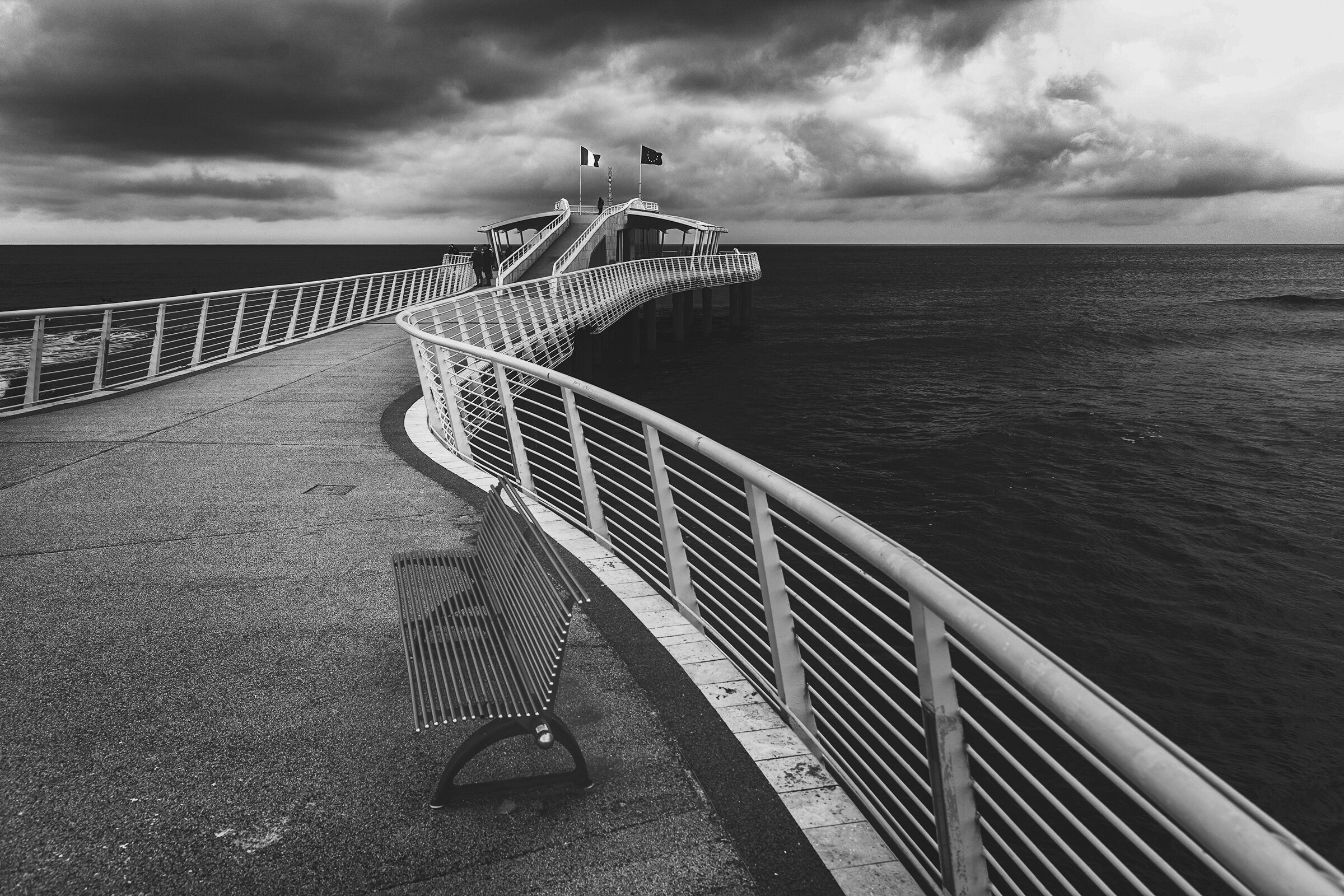 The pier and its curves