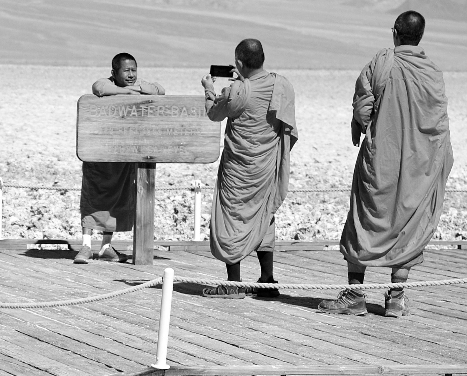 Monaci thailandesi Badwatar Death Valley