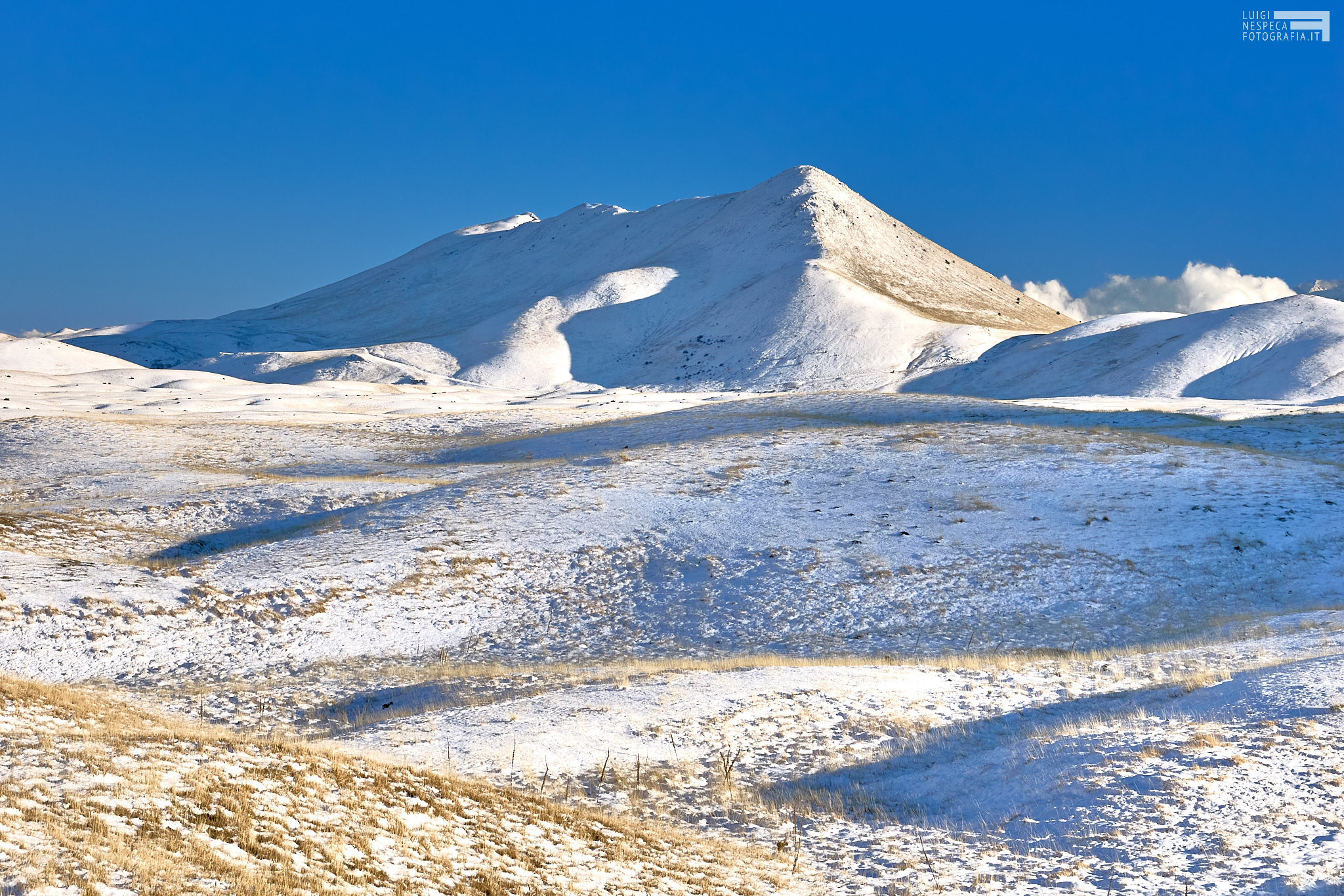 Gran Sasso: first snow in Campo Imperatore, Monte Bolza