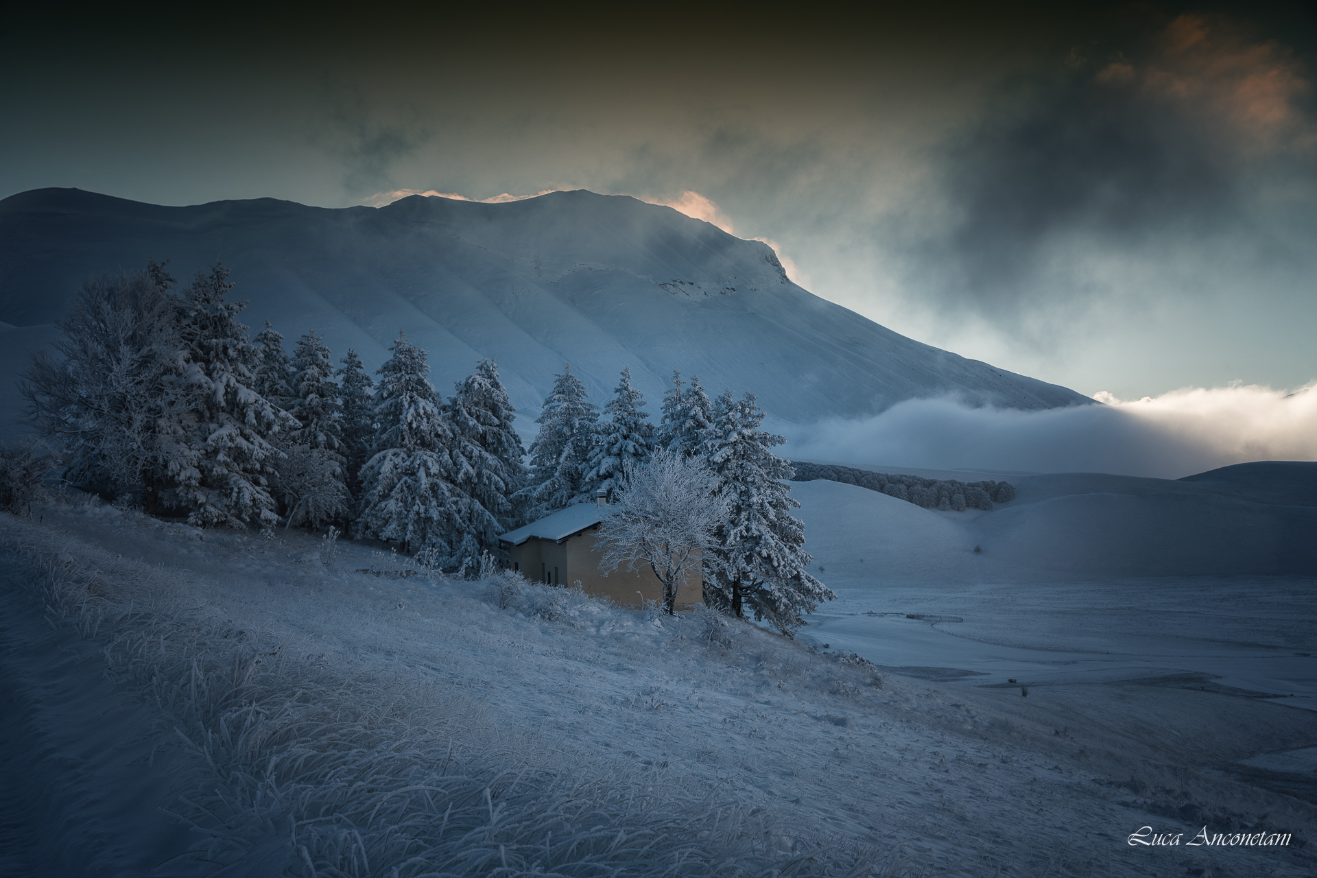 Sunrise in Castelluccio
