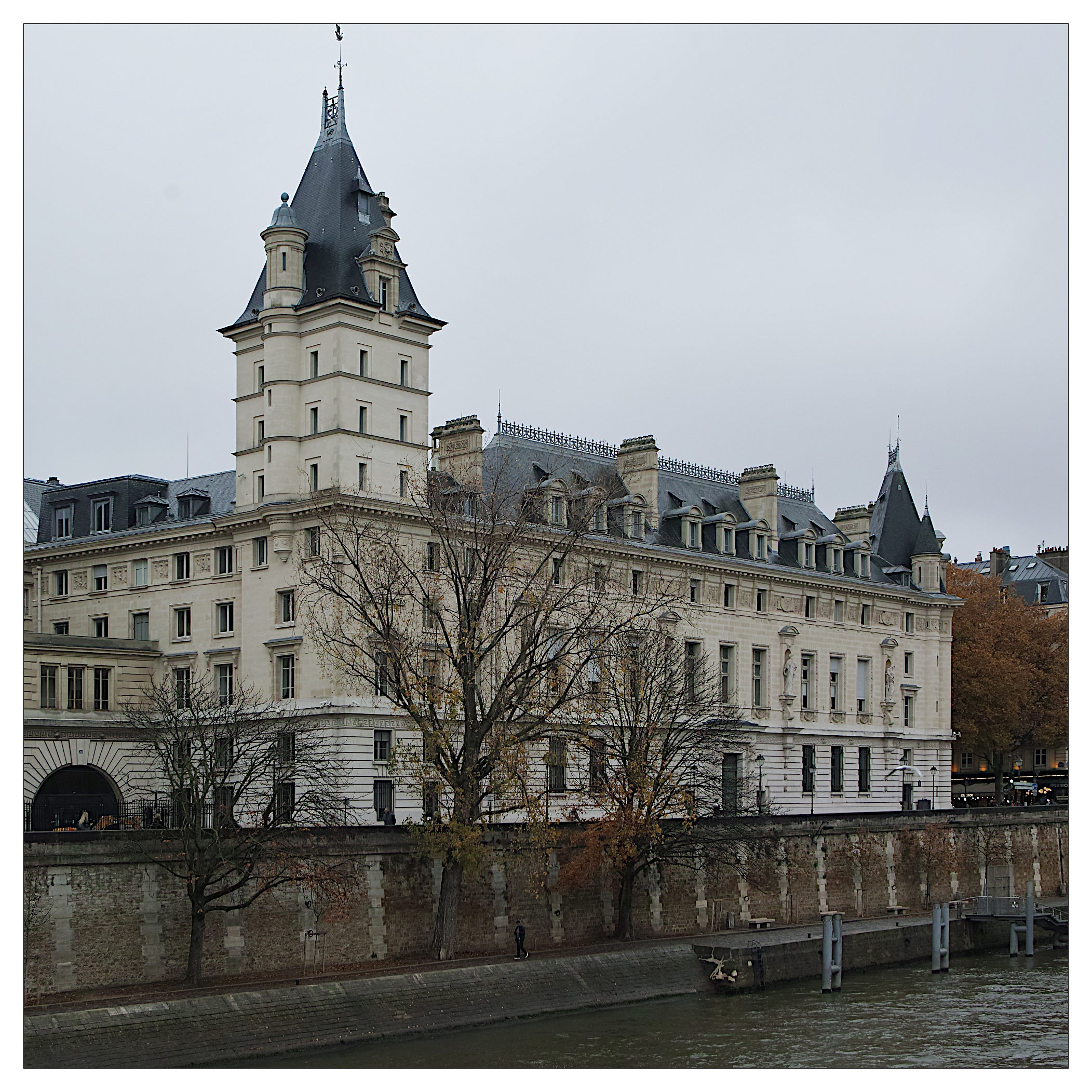 Tour Pointue du bâtiment du tribunal correctionnel de