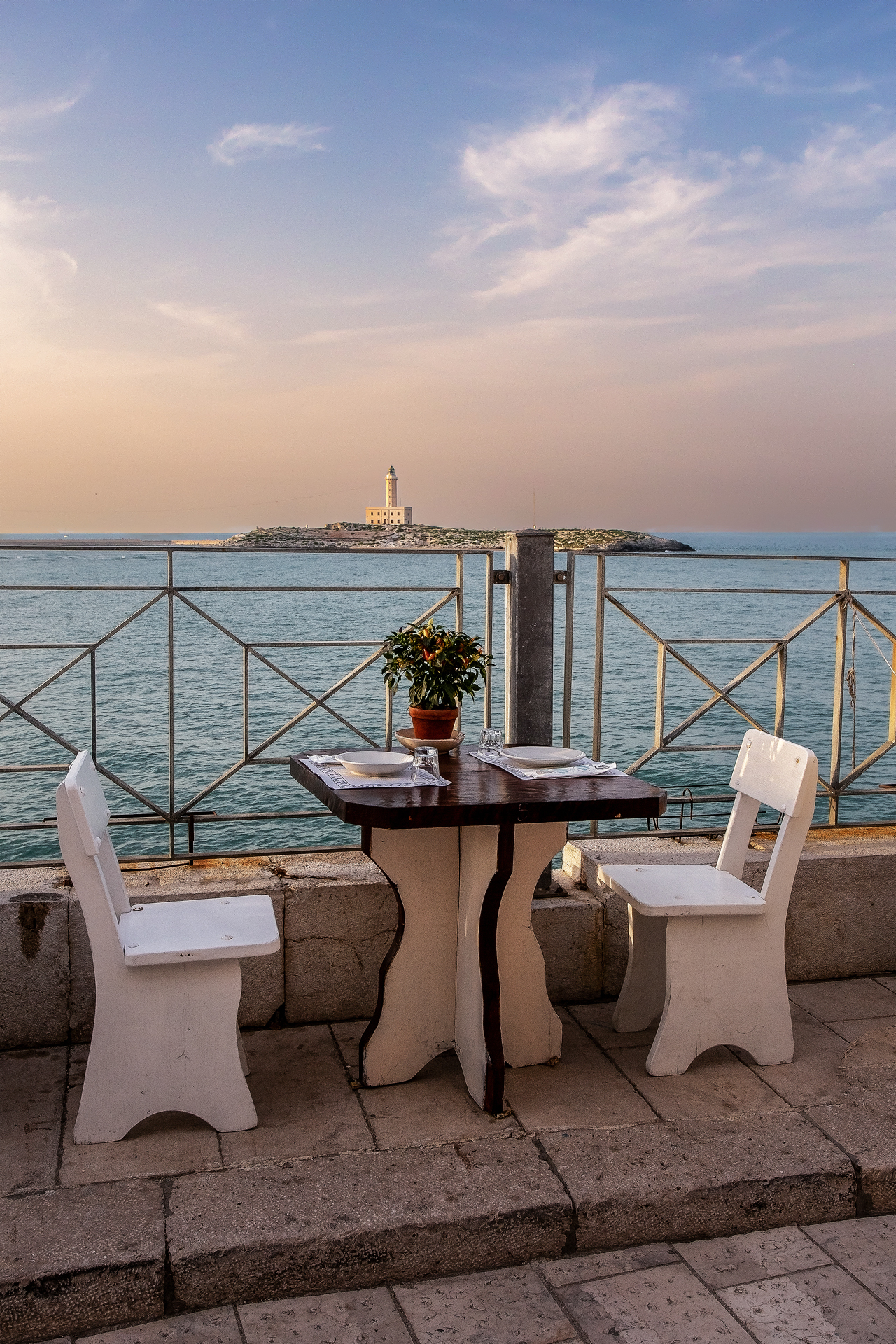 Tavolo visto mare, Pronto!