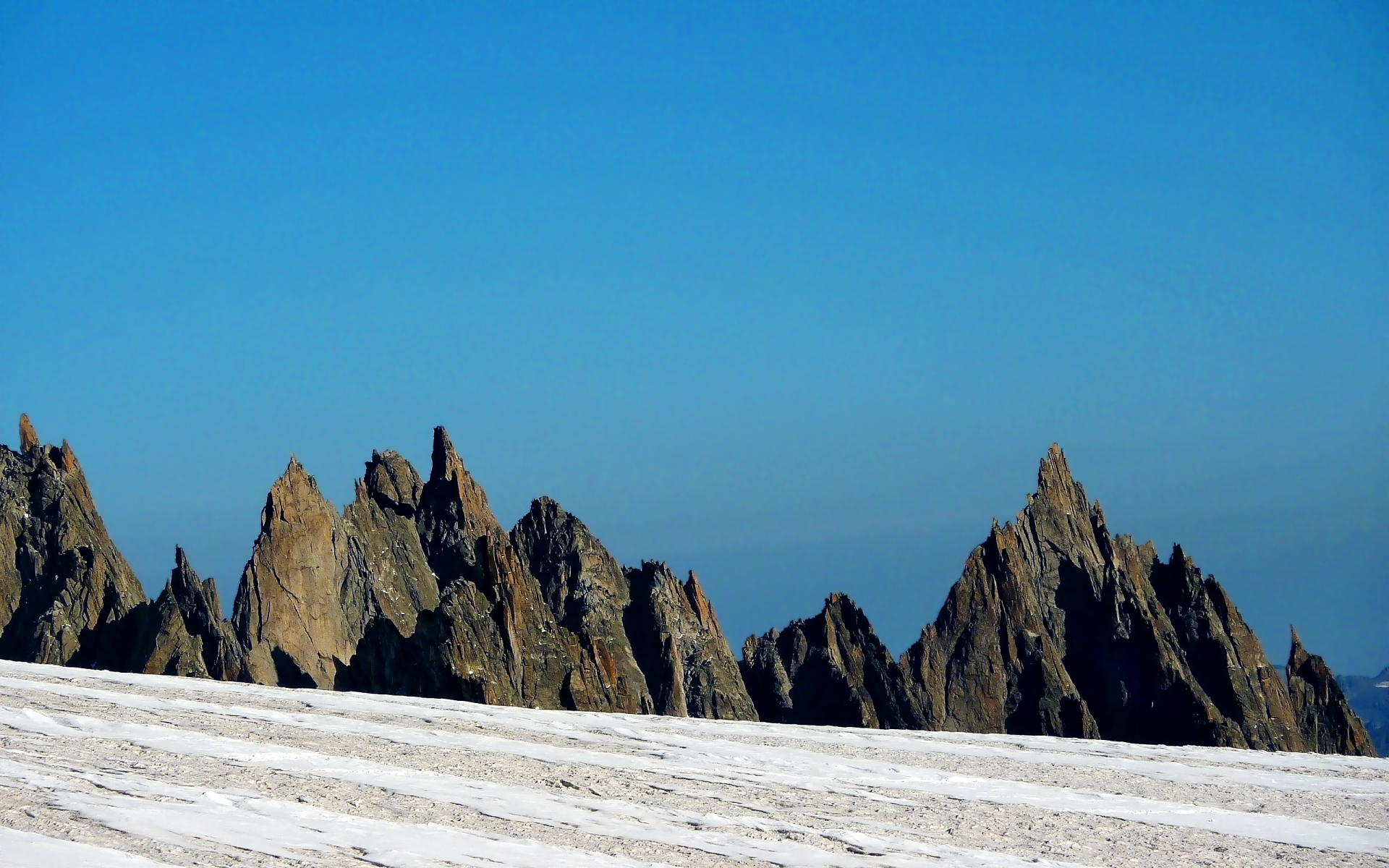 Ridges above the sea ice