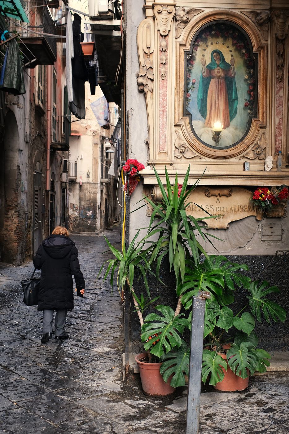 Among the alleys of the San Lorenzo district