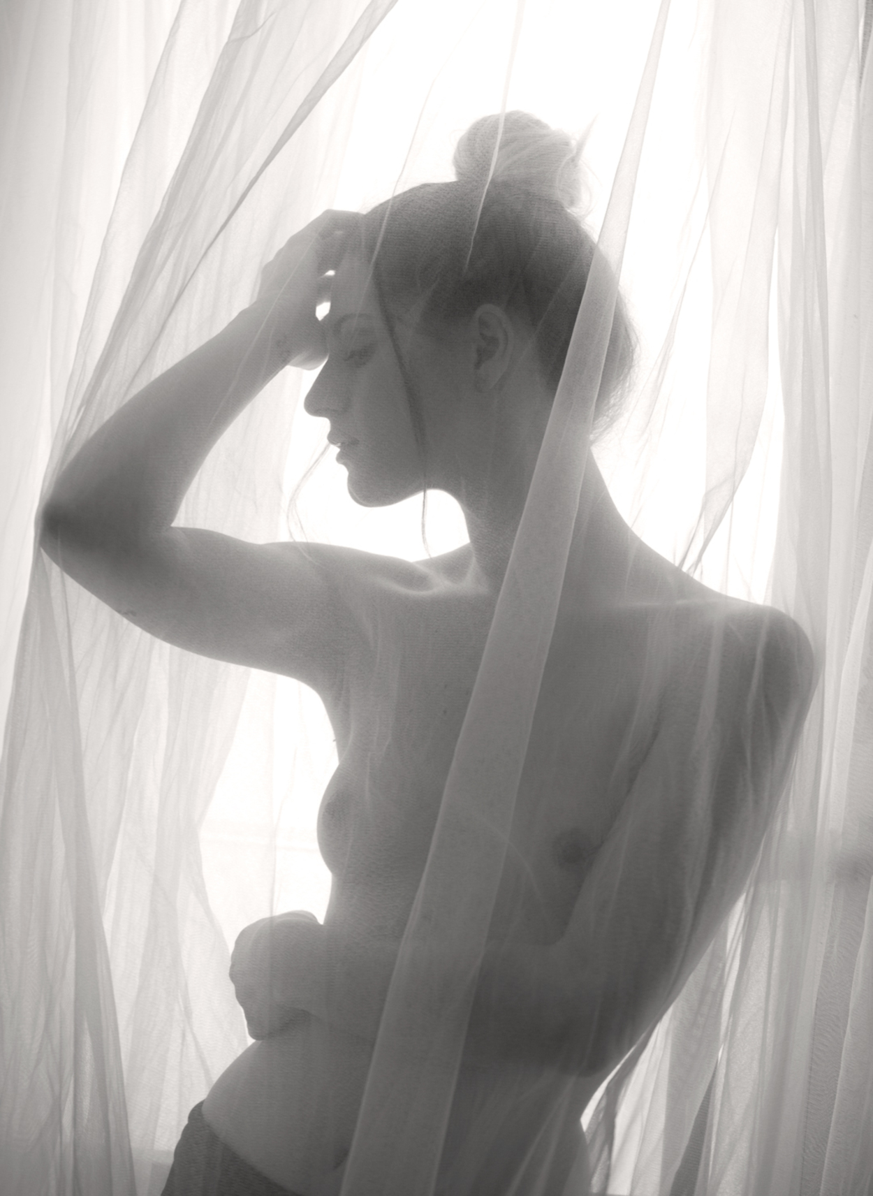 Behind The Curtains with @_jesuisveronika_