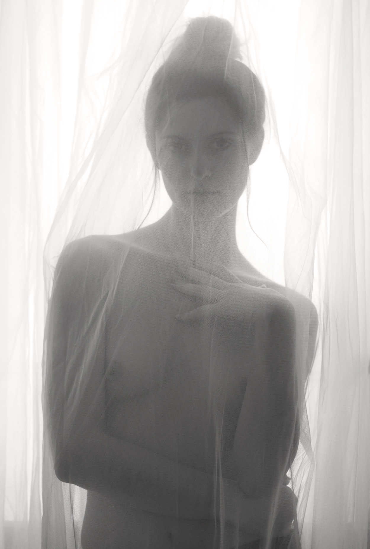 Behind The Curtains with @_jesuisveronika_ (bn)