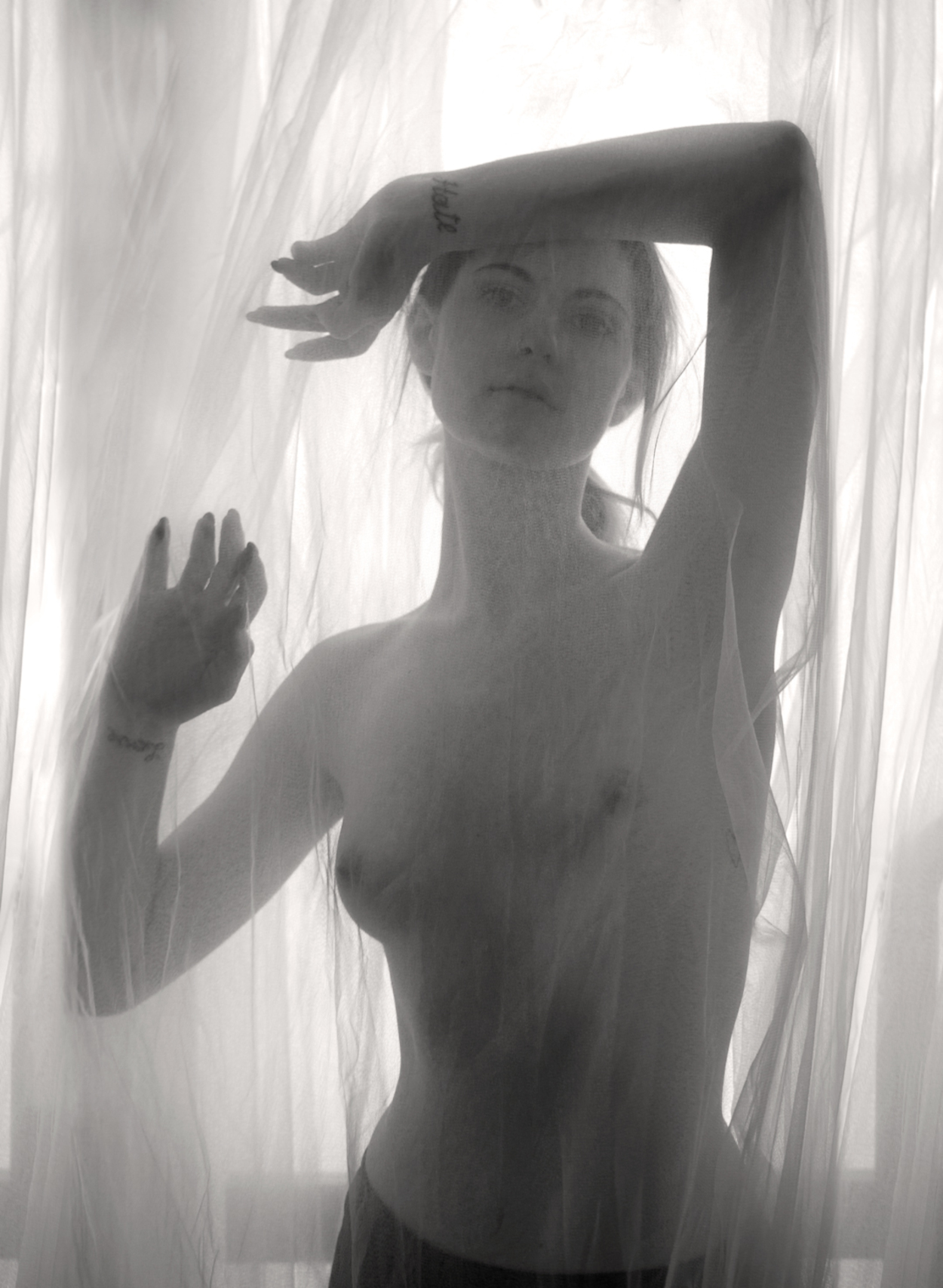 Behind The Curtains with @_jesuisveronika_ (bn)