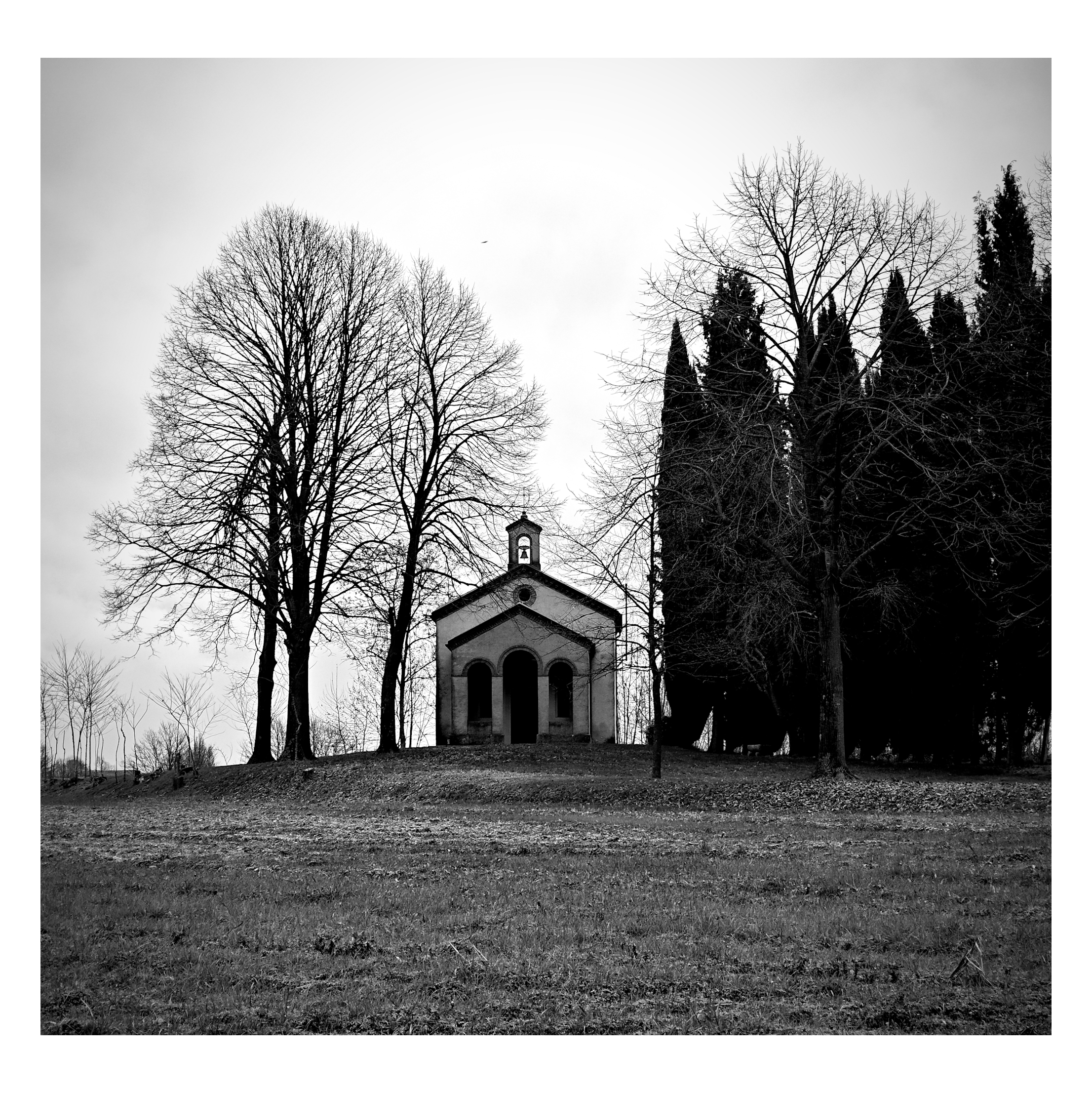 Chiesetta in campagna