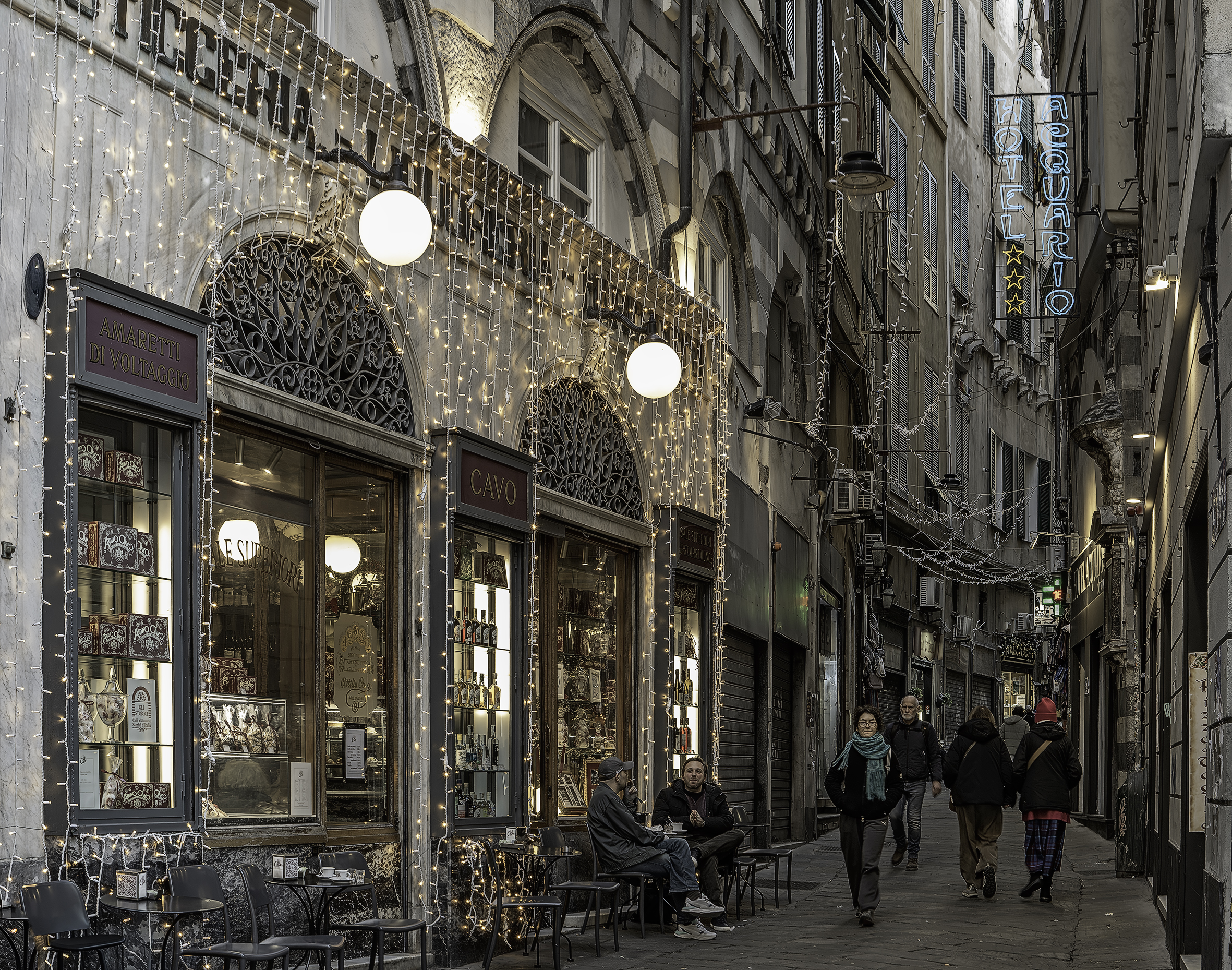 Genoa - Via Fossatello - Scorcio