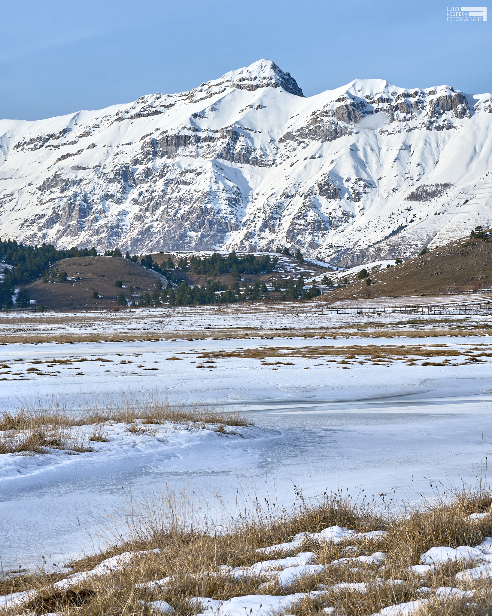 Gran Sasso: il Lago di Filetto è gelato