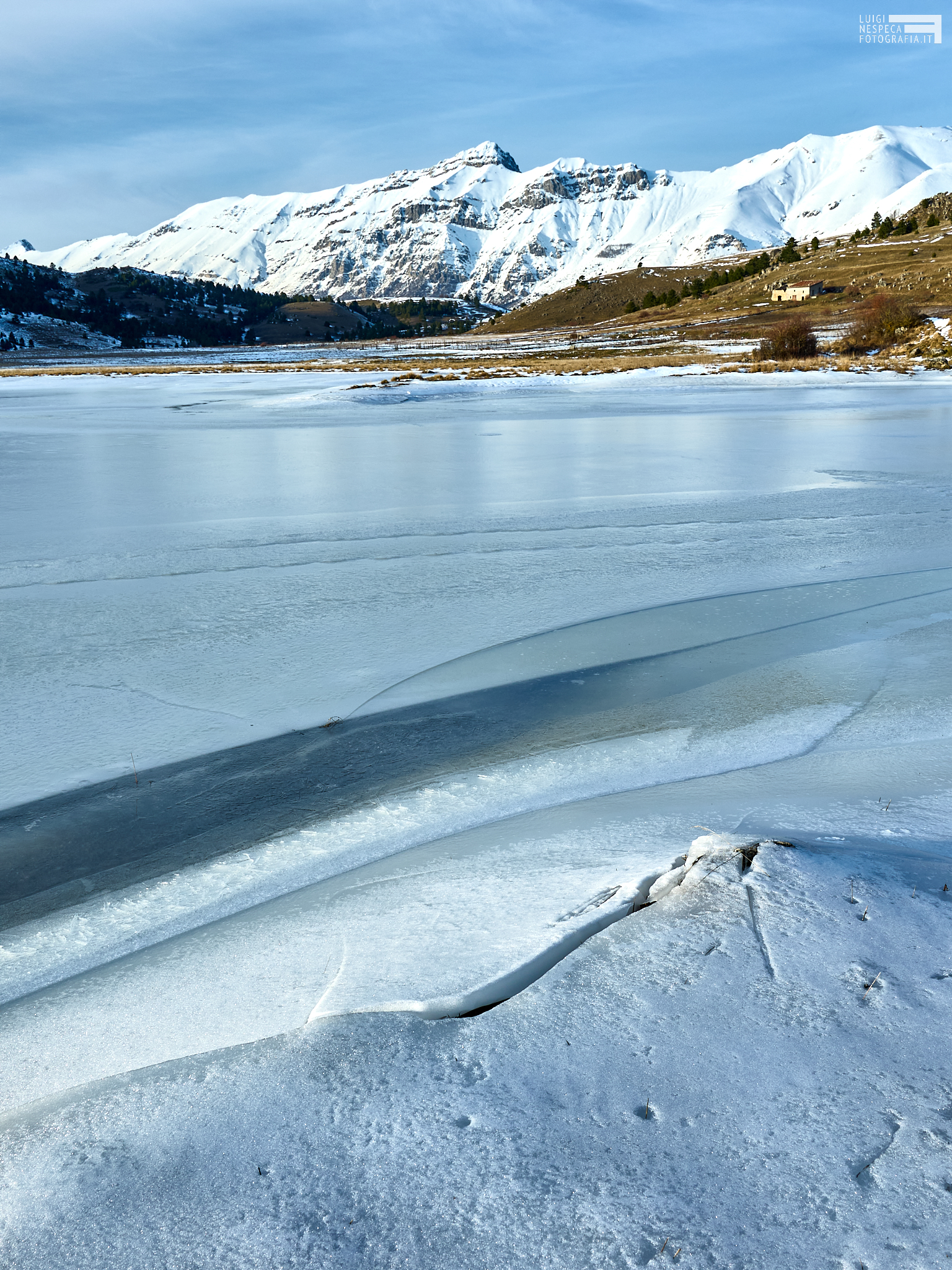 Gran Sasso: il Lago di Filetto è gelato