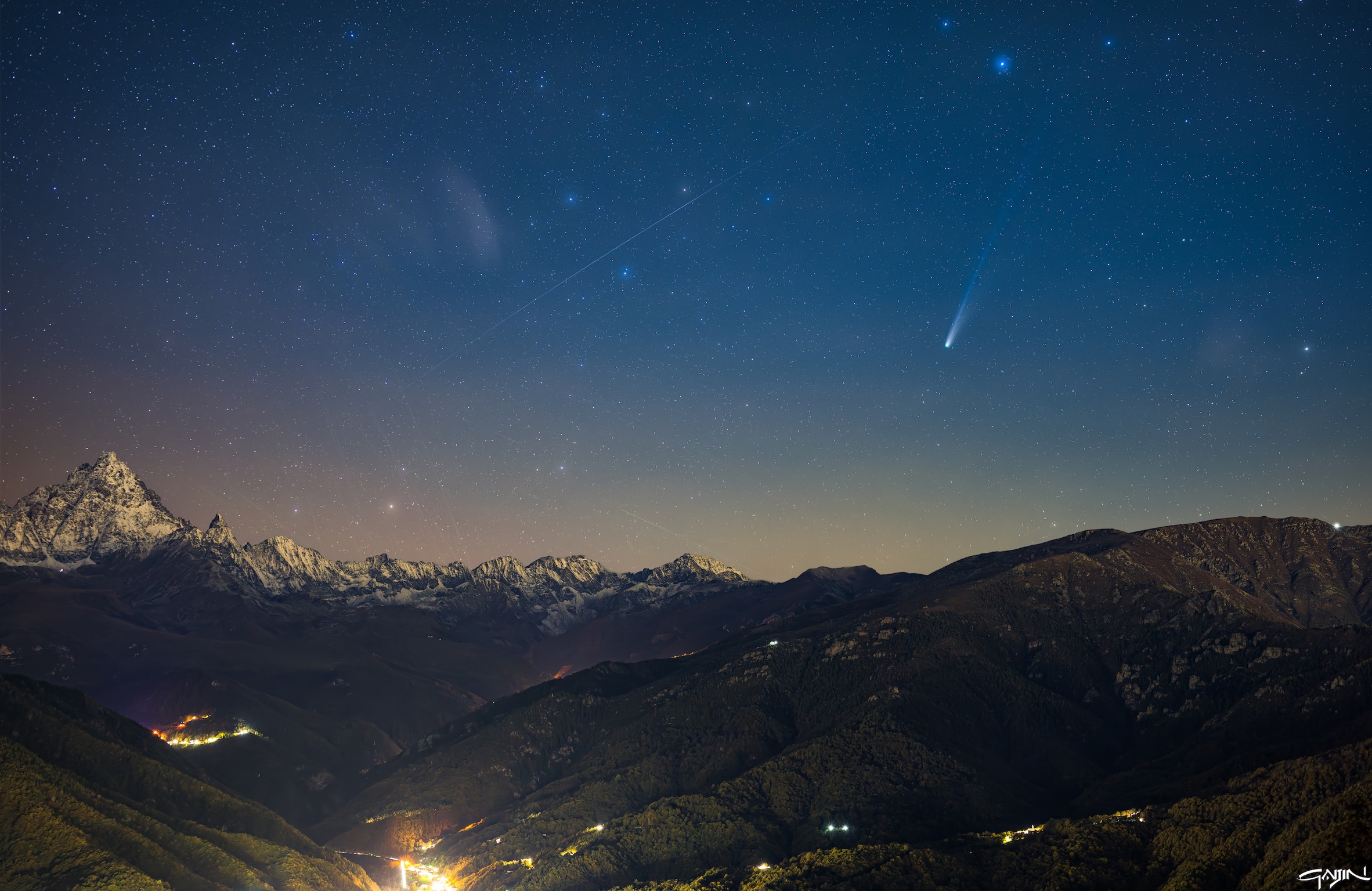 Il Monviso e la Cometa