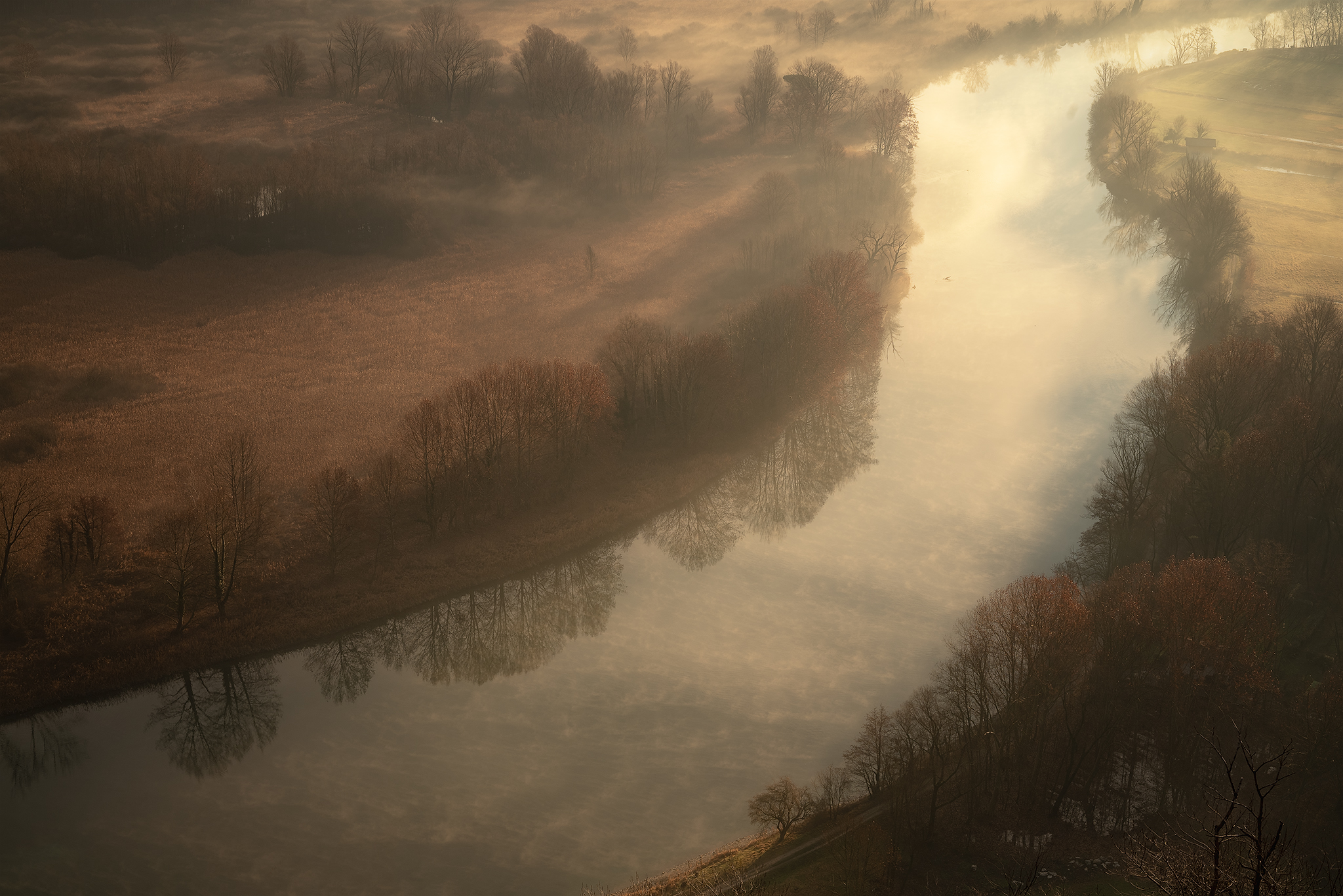 Golden dawn on the Adda