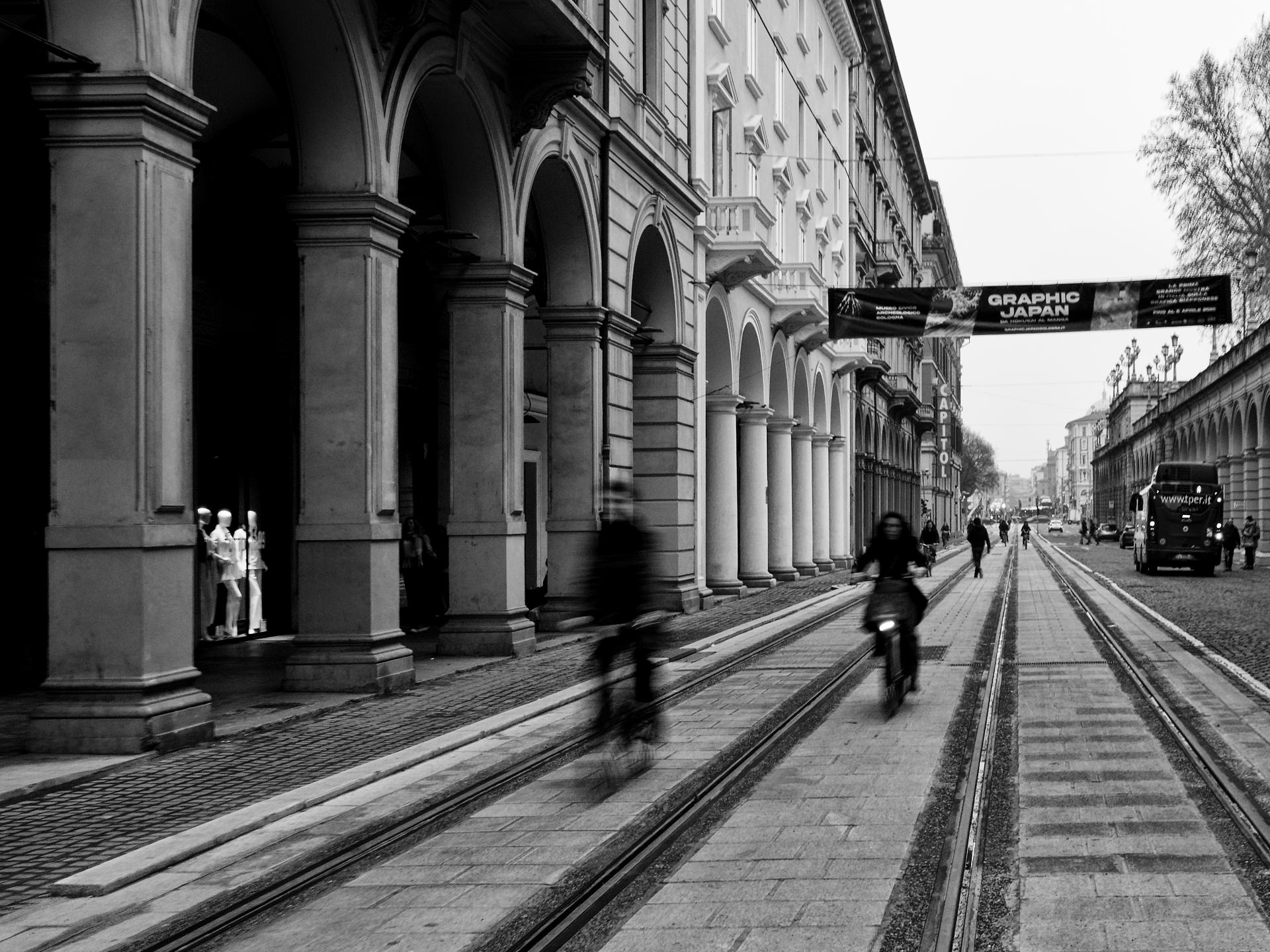 Bologna, Via Indipendenza