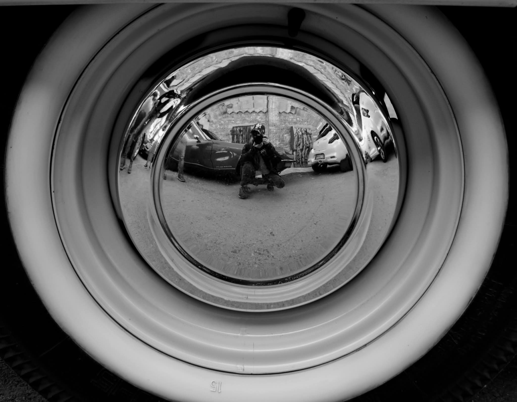 Mirroring yourself in a classic car