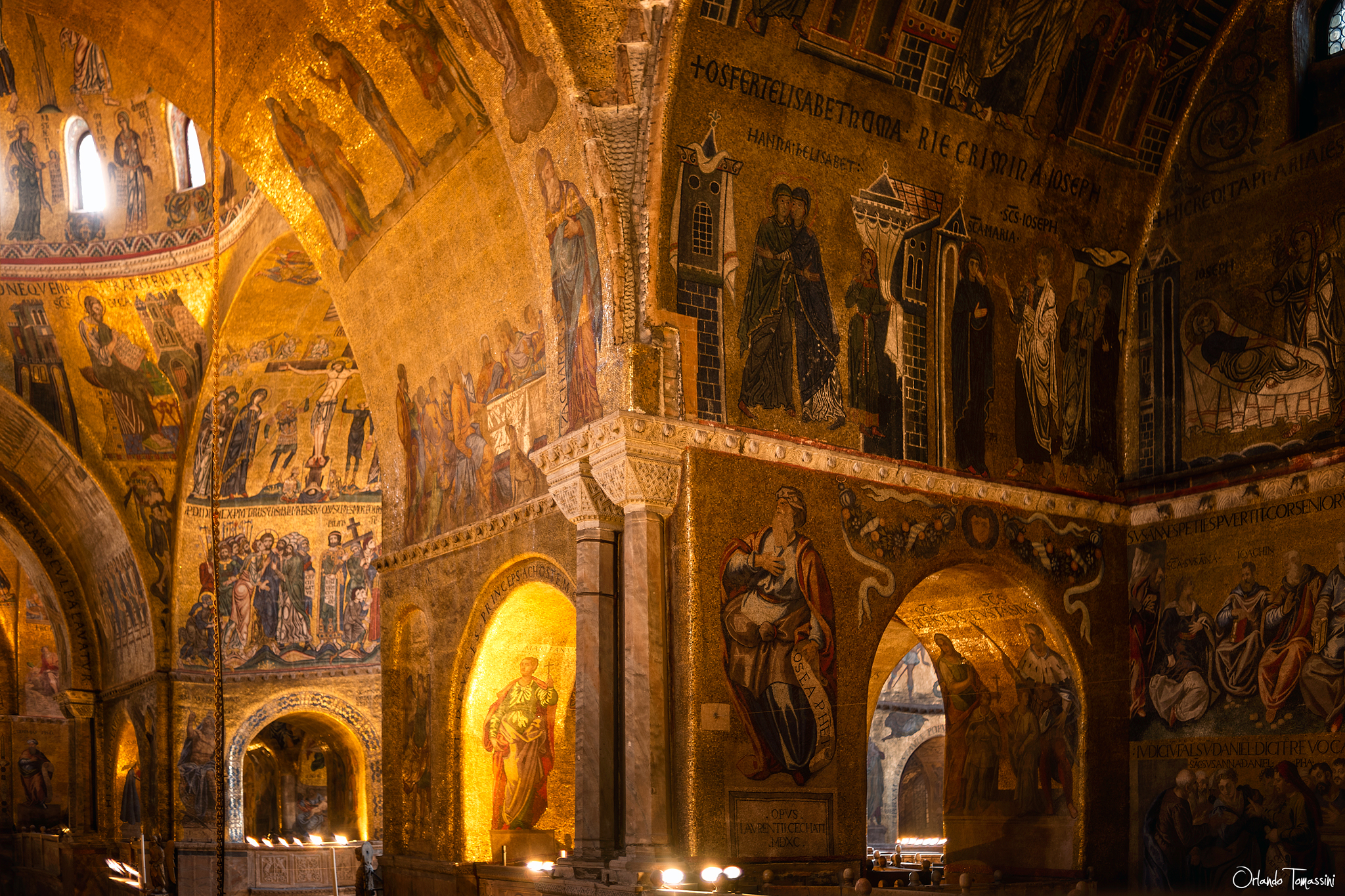 Details of the nave
