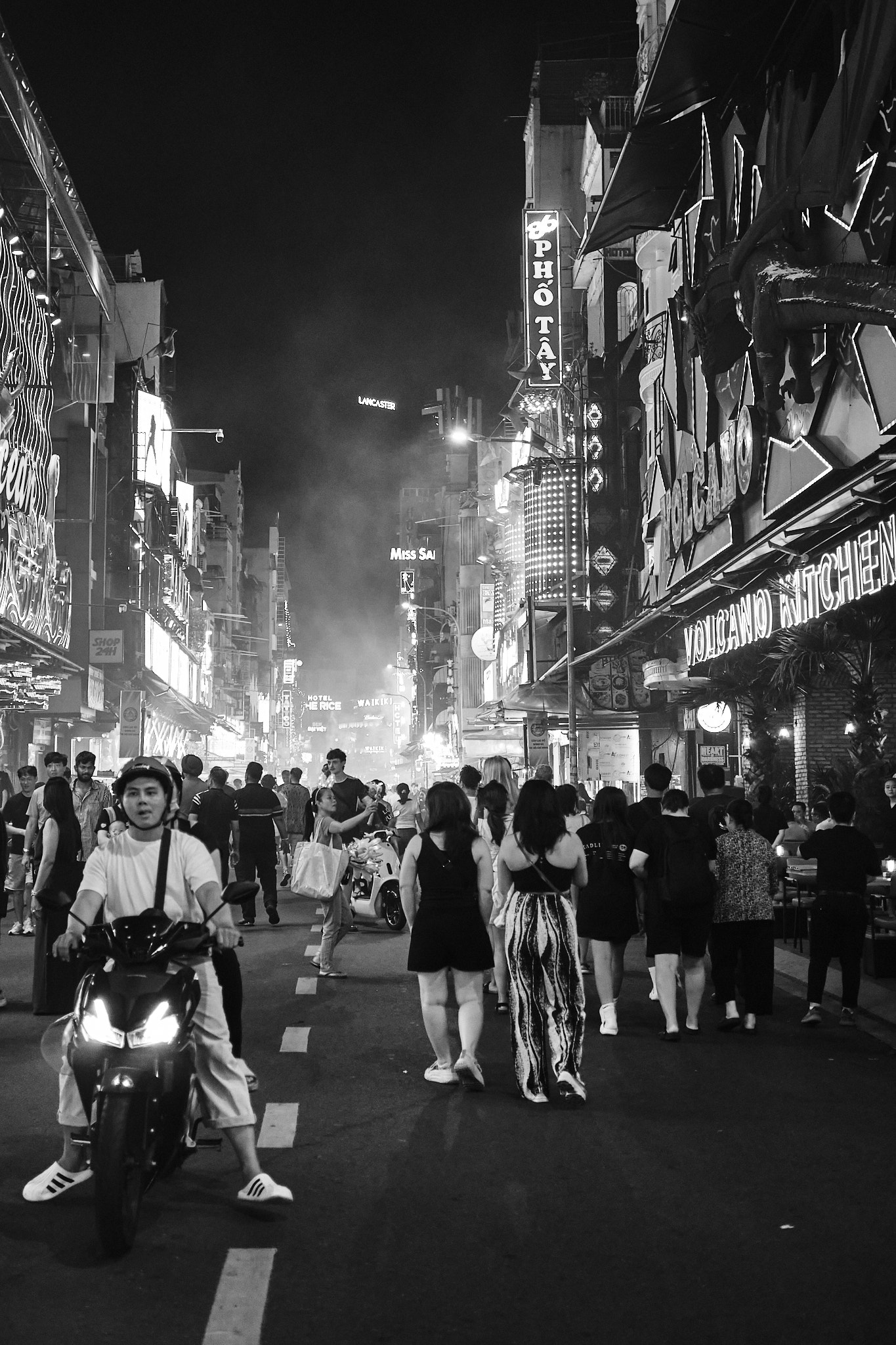 Ho Chi Minh night life