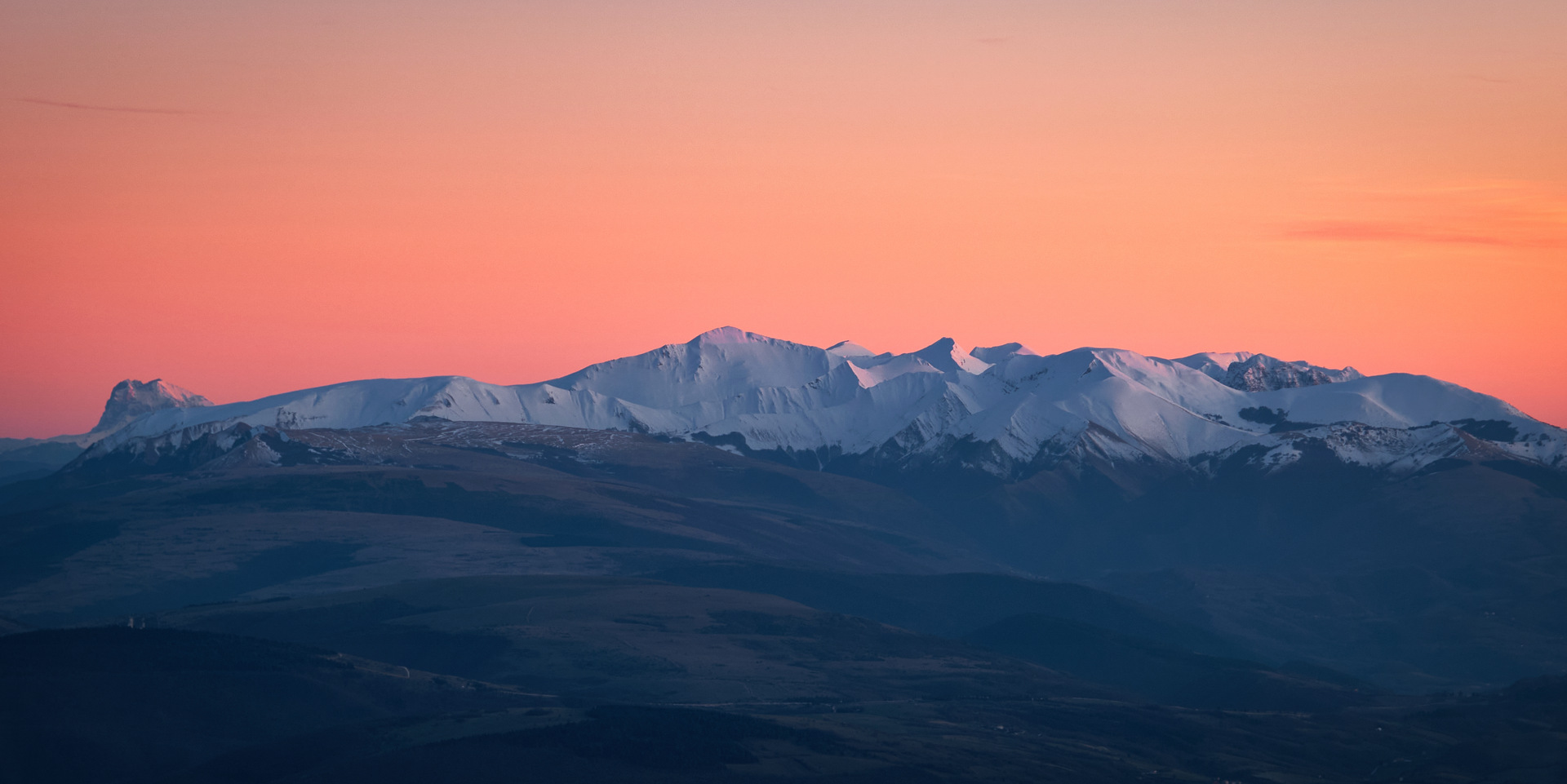 Gran Sasso e monti Sibillini al tramonto