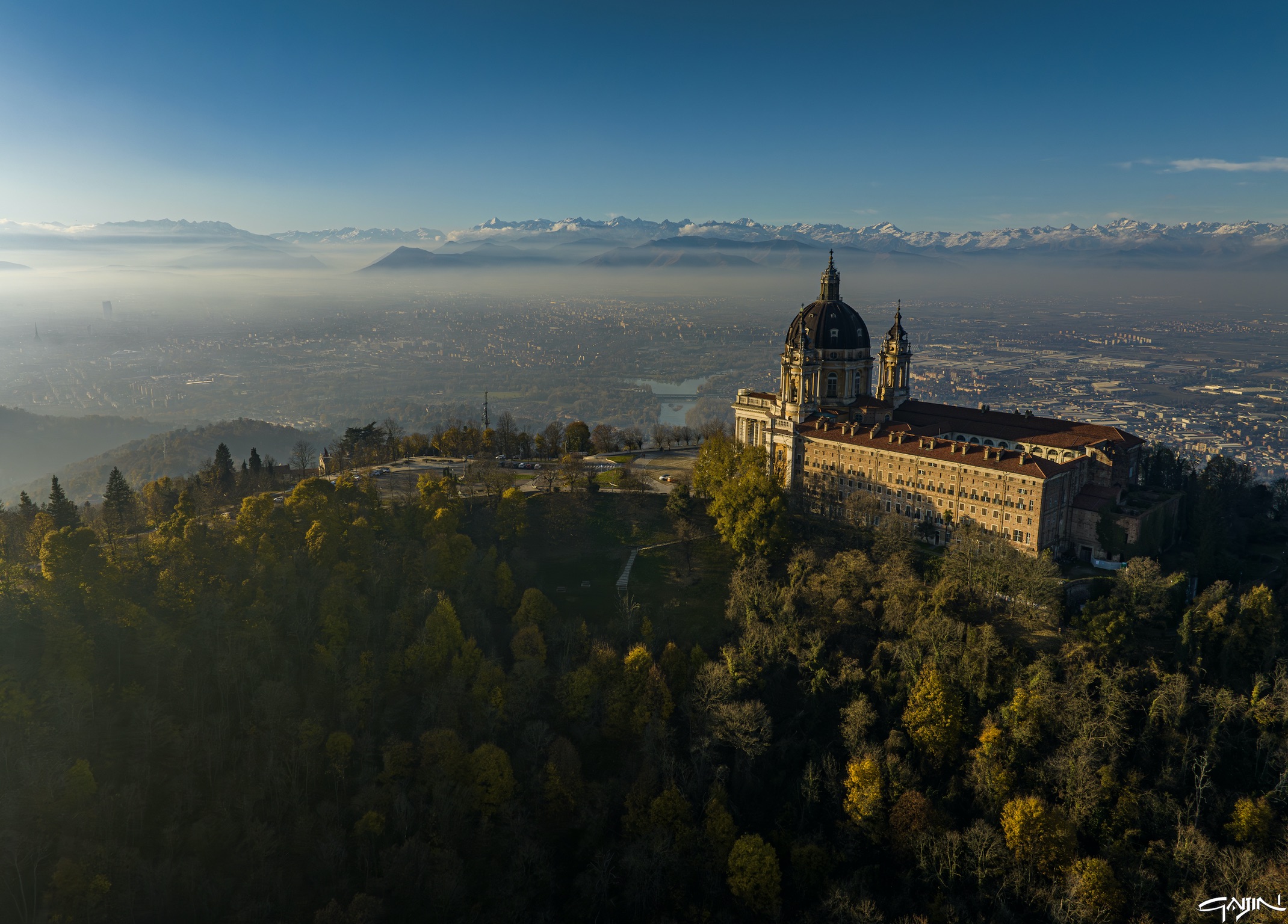 Torino al tramonto da Superga