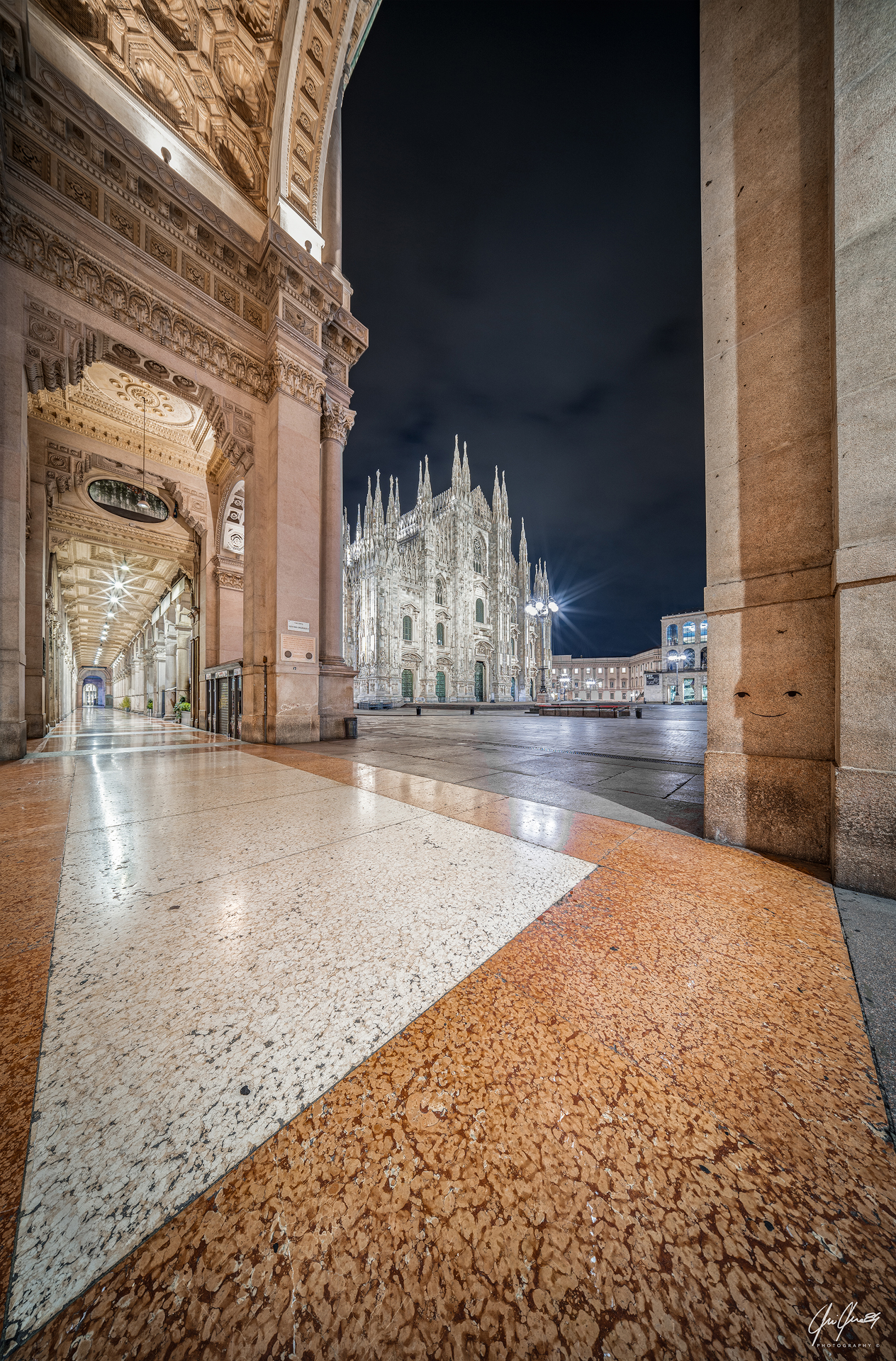 Duomo dalla Galleria Vittorio Emanuele II, Milano, Ita