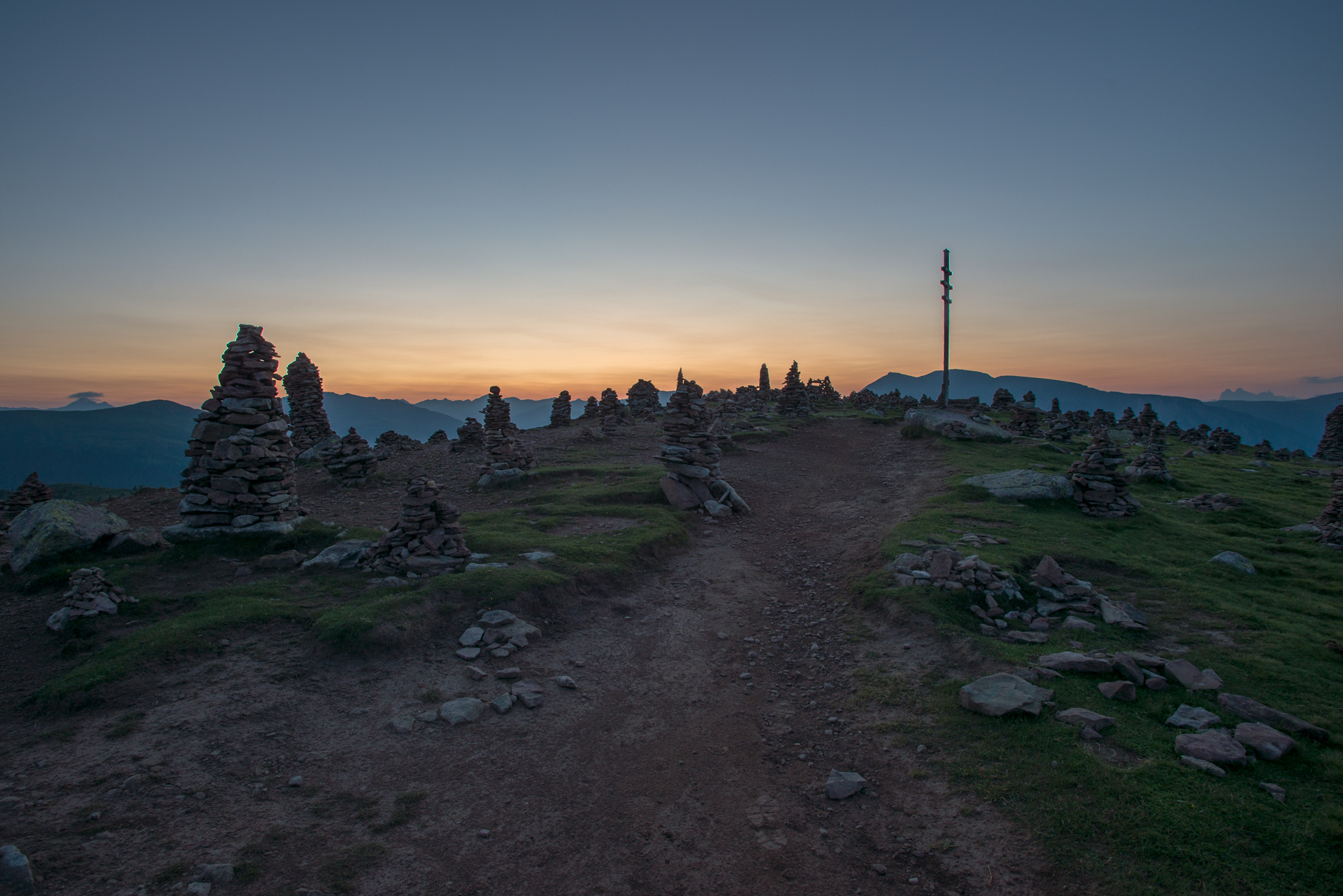 The dawn to Stoanerne Mandln