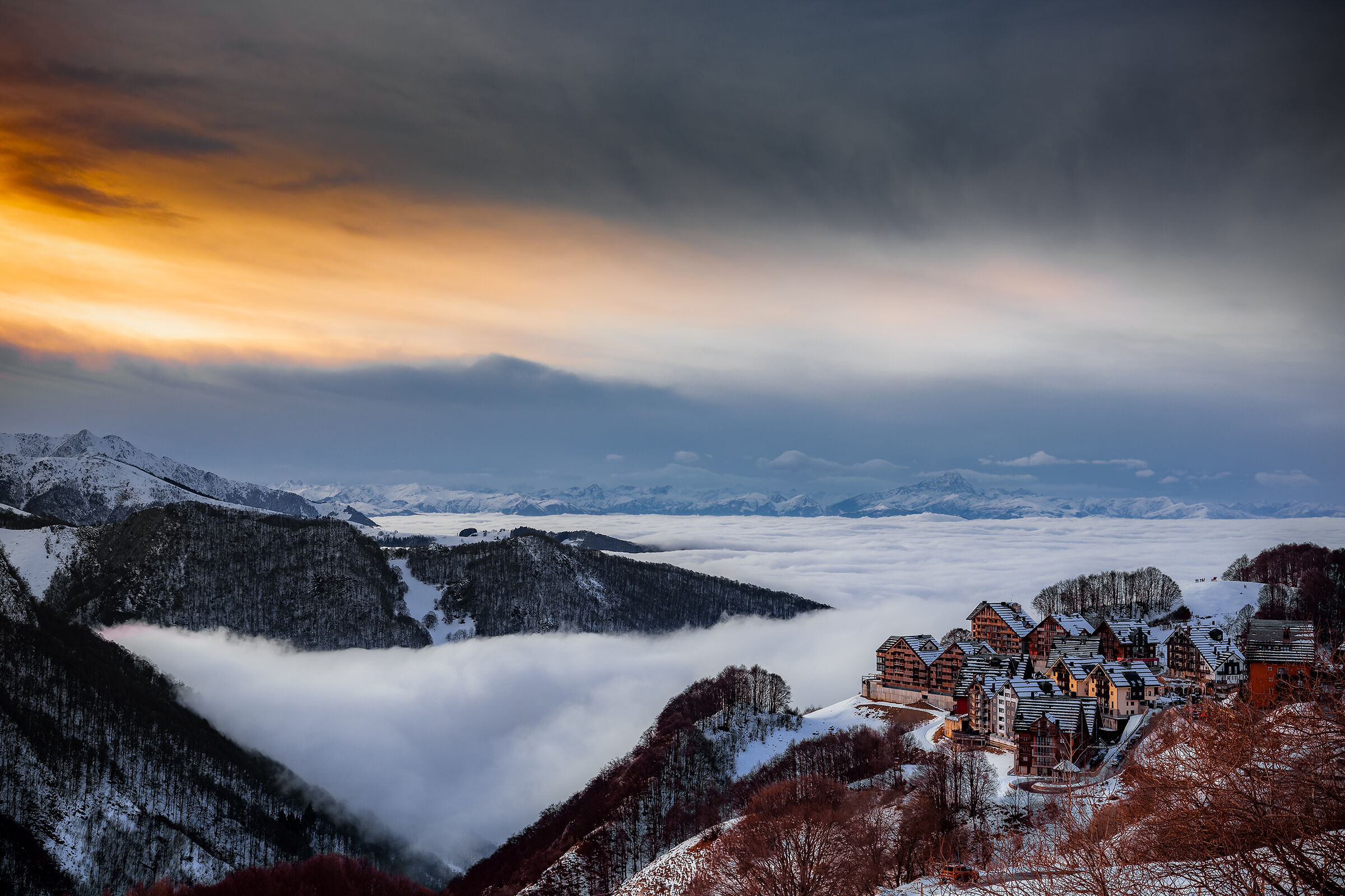 Fog between Prato and Monviso