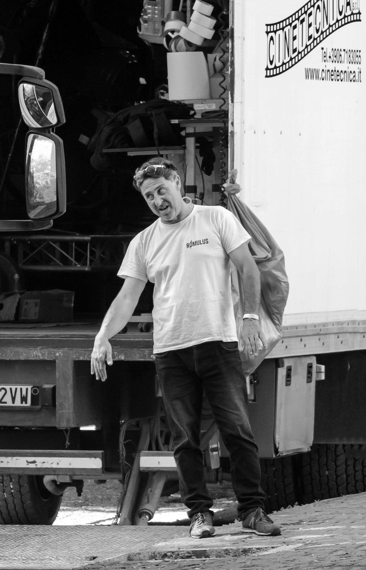 Ma guarda che c'è qui, sotto...:-) :-) :-)