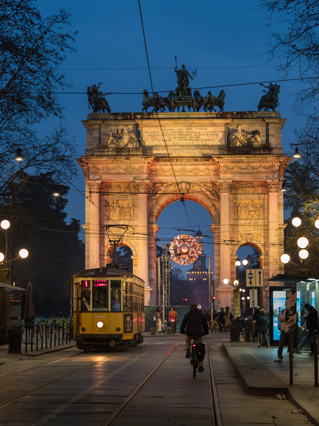 Arch of Peace with brazier at the blue hour