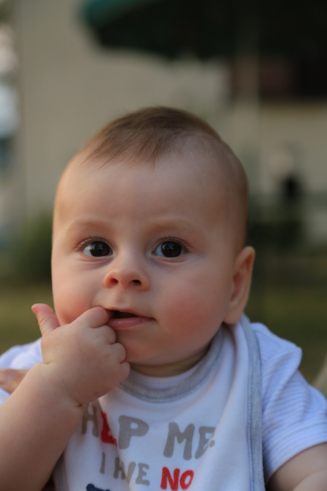 Carlo and the finger