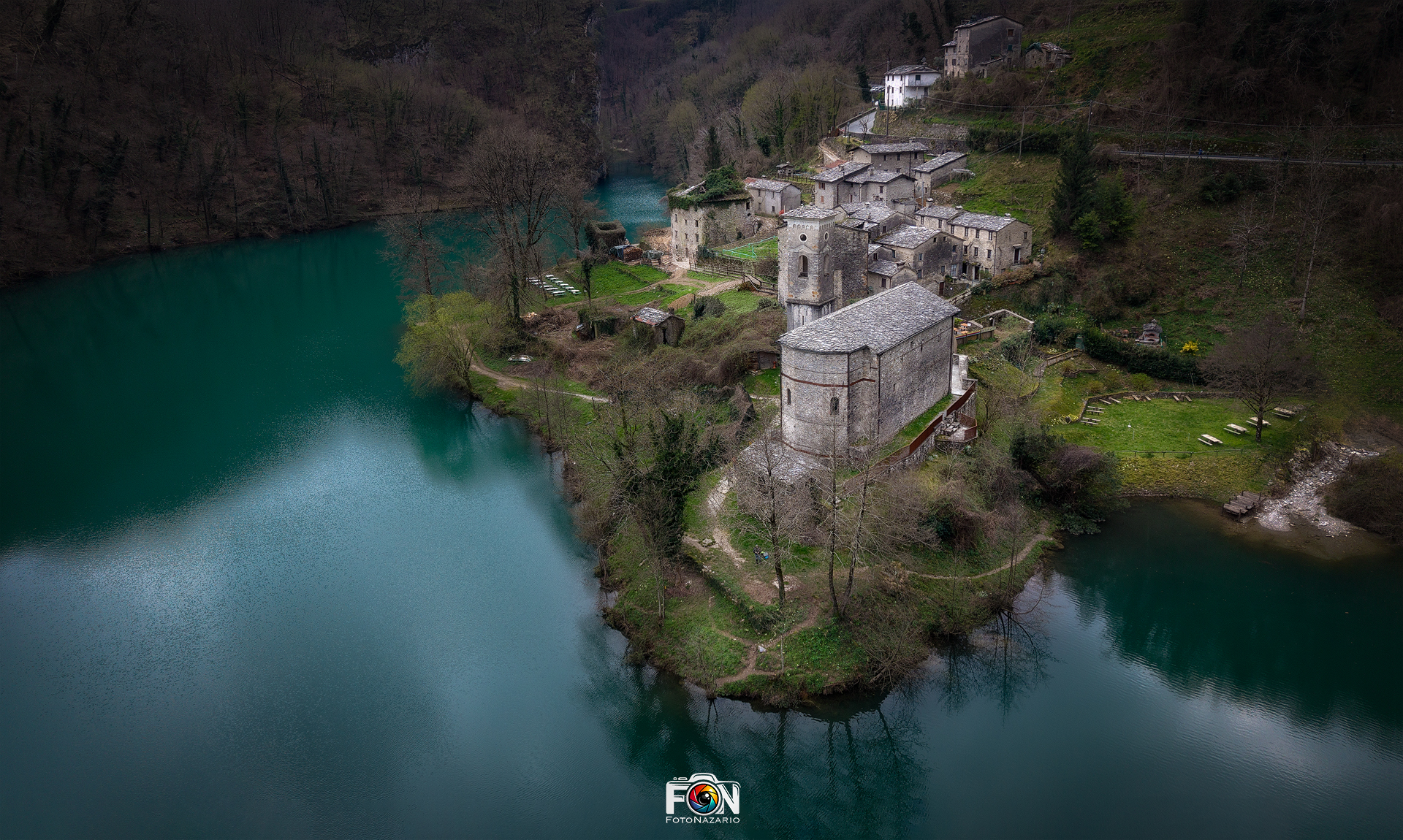 Il borgo medievale di Isola Santa, in Garfagnana...