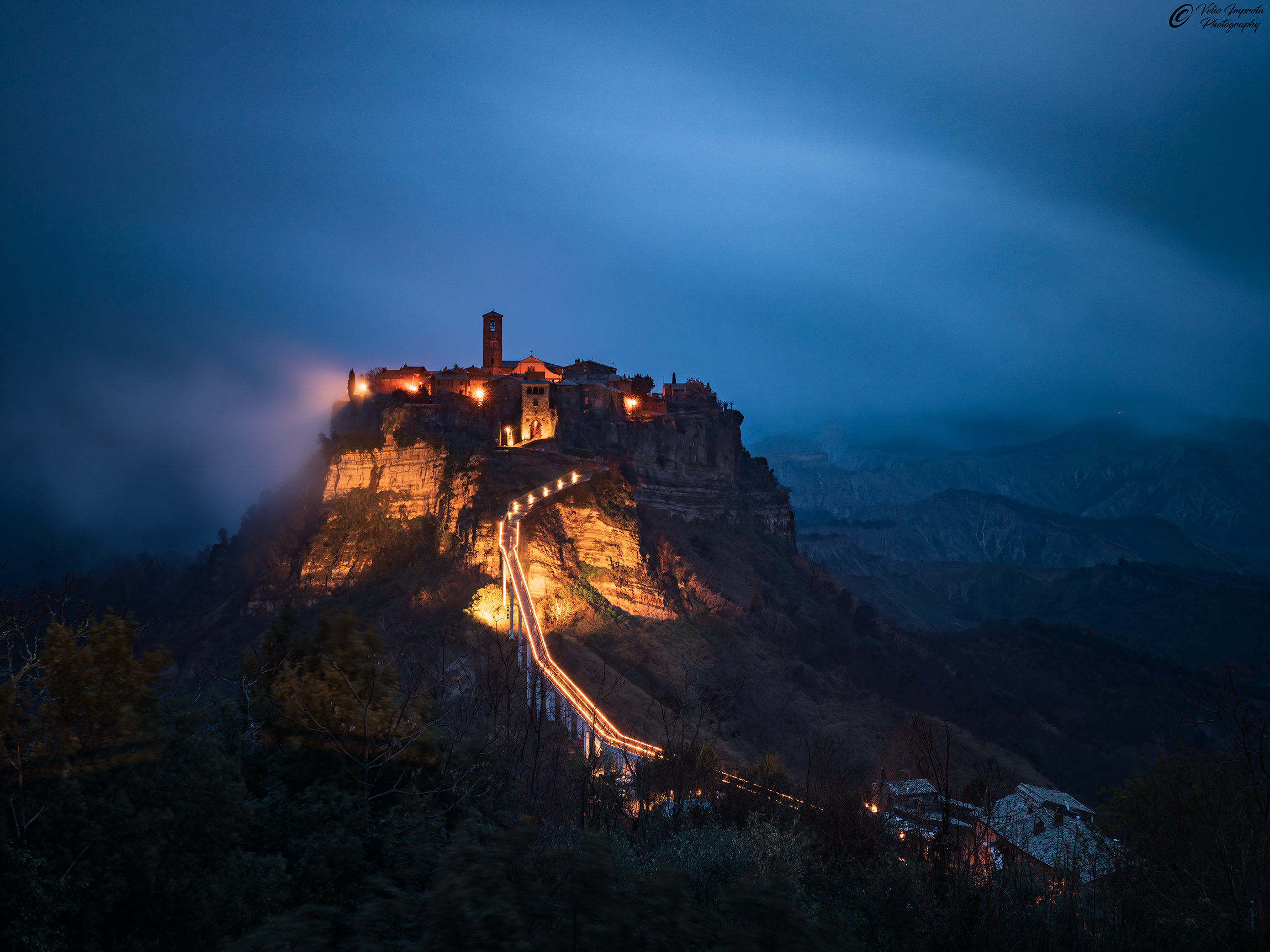 Dawn to the dying city
