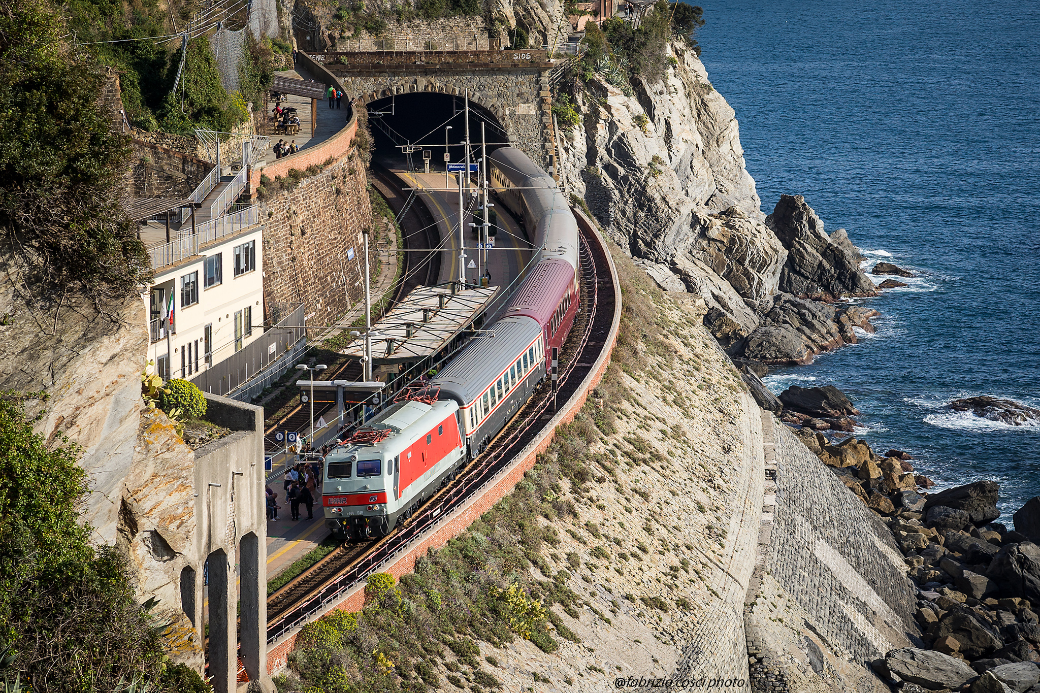 Treno storico a Manarola