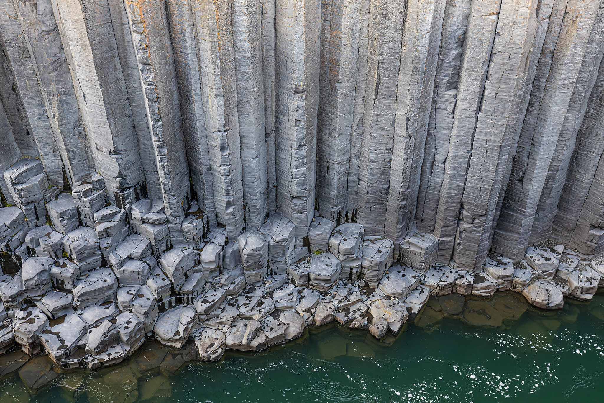 The shapes of basalt columns