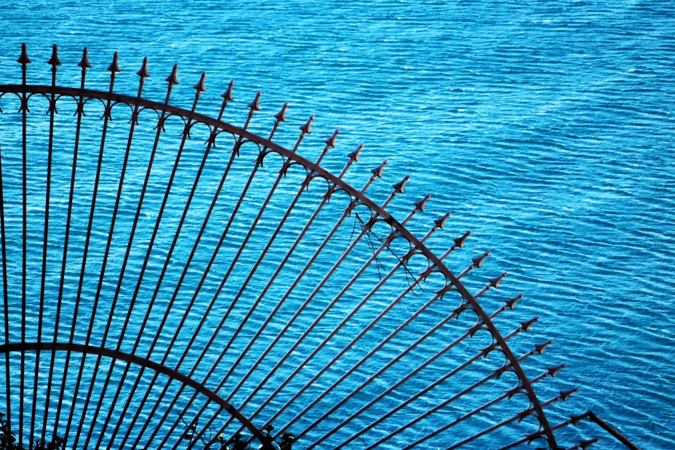 L'inferriata sul mare