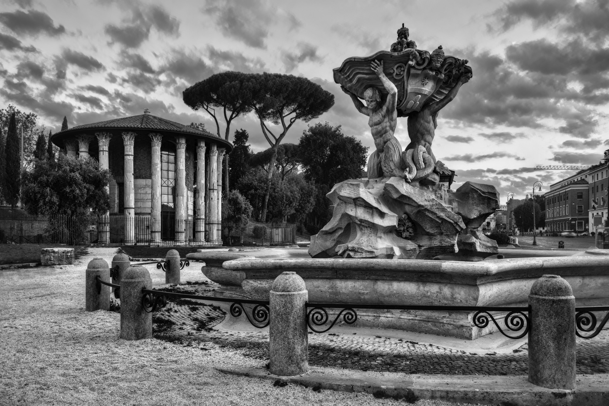 Fountain of the Tritons and Temple of Hercules