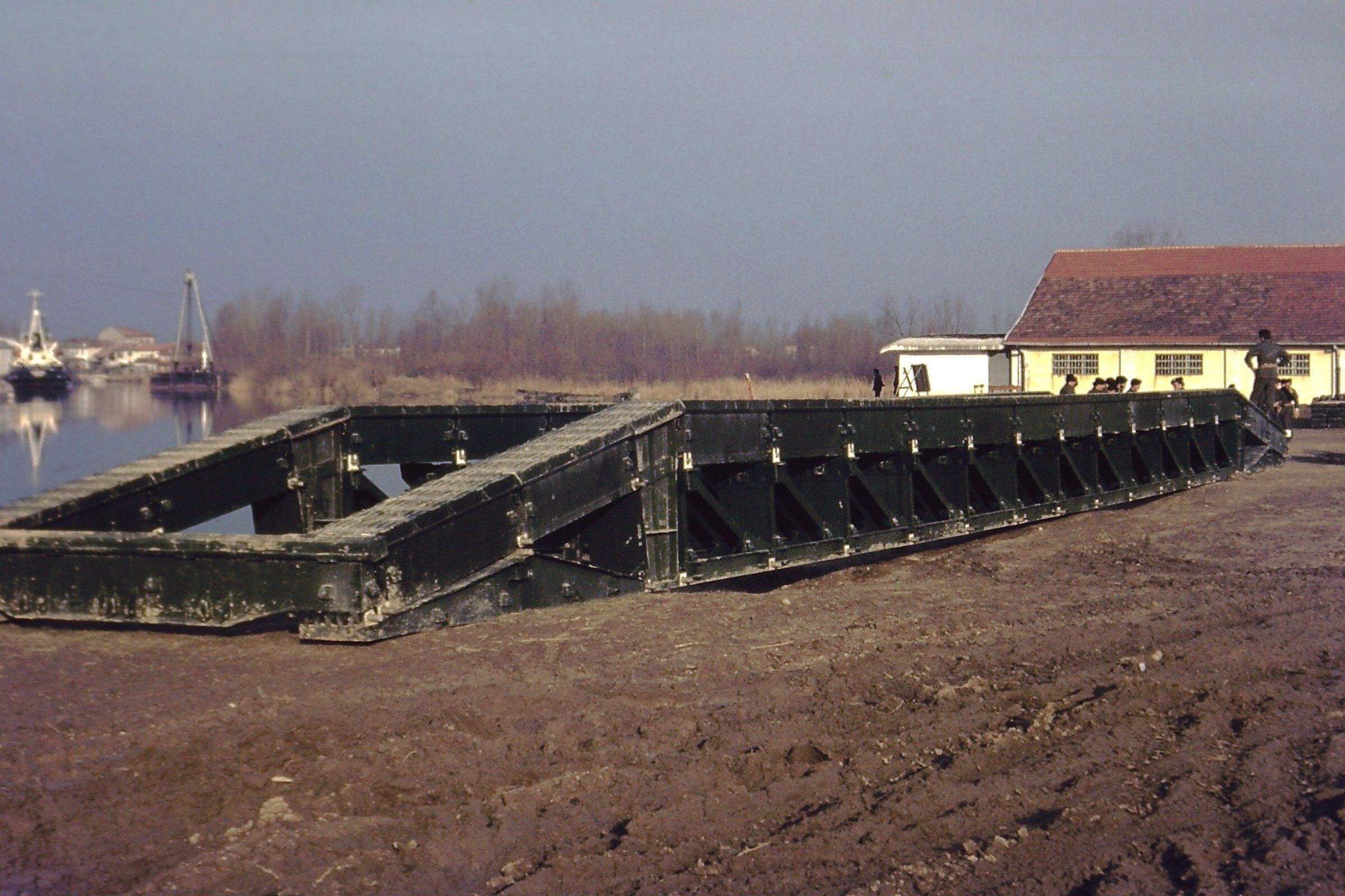 Ricordi della naja, un bel ponte fatto a mano...1978