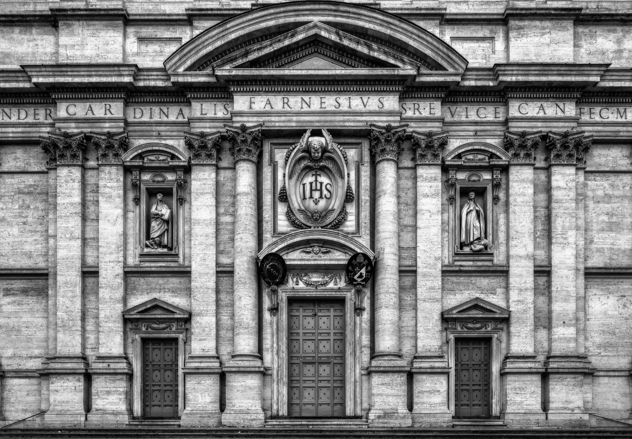 Facciata della chiesa del Santissimo Nome di Gesù