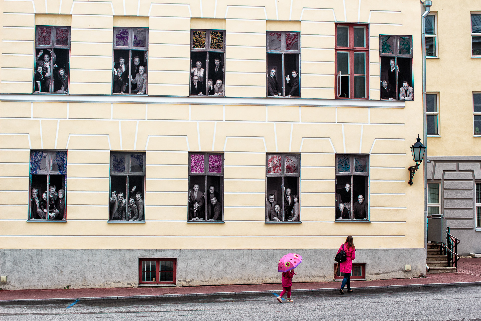 What you looking at?