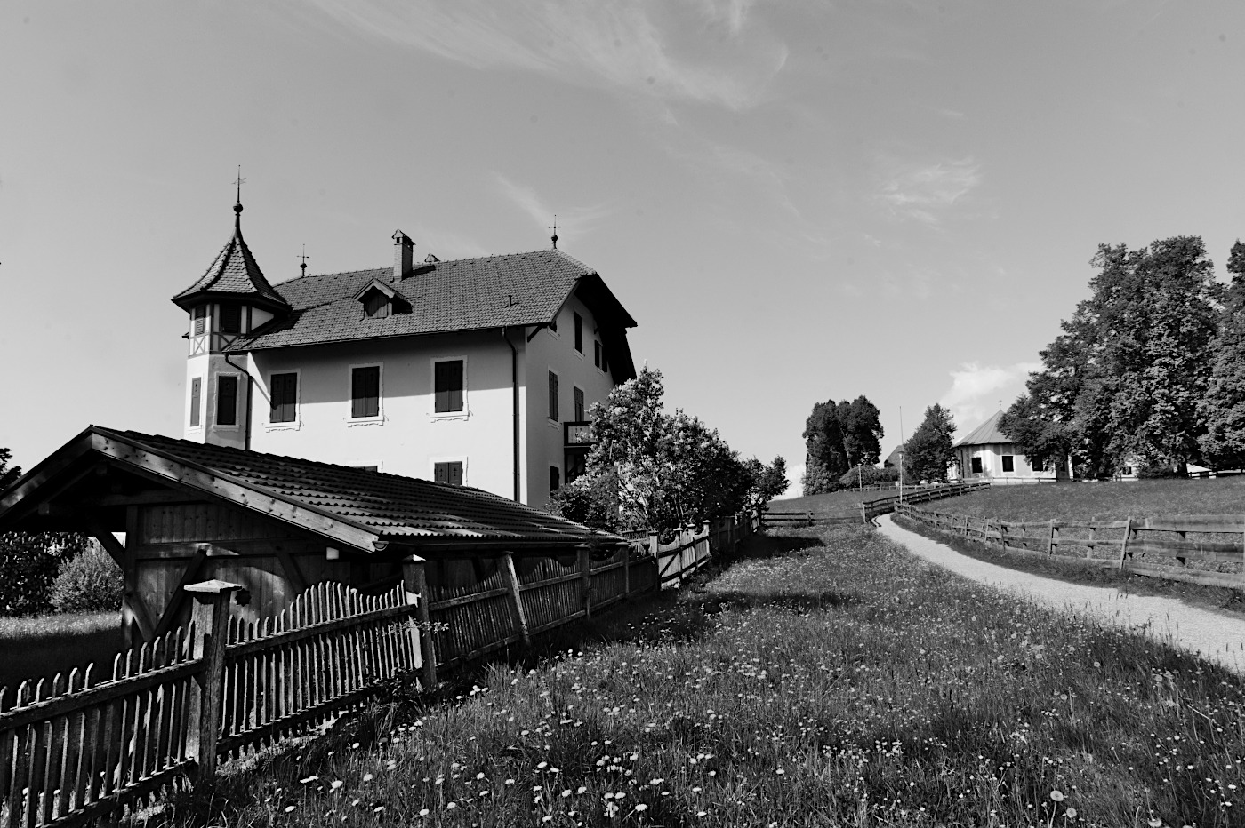 la casa sul sentiero in BN